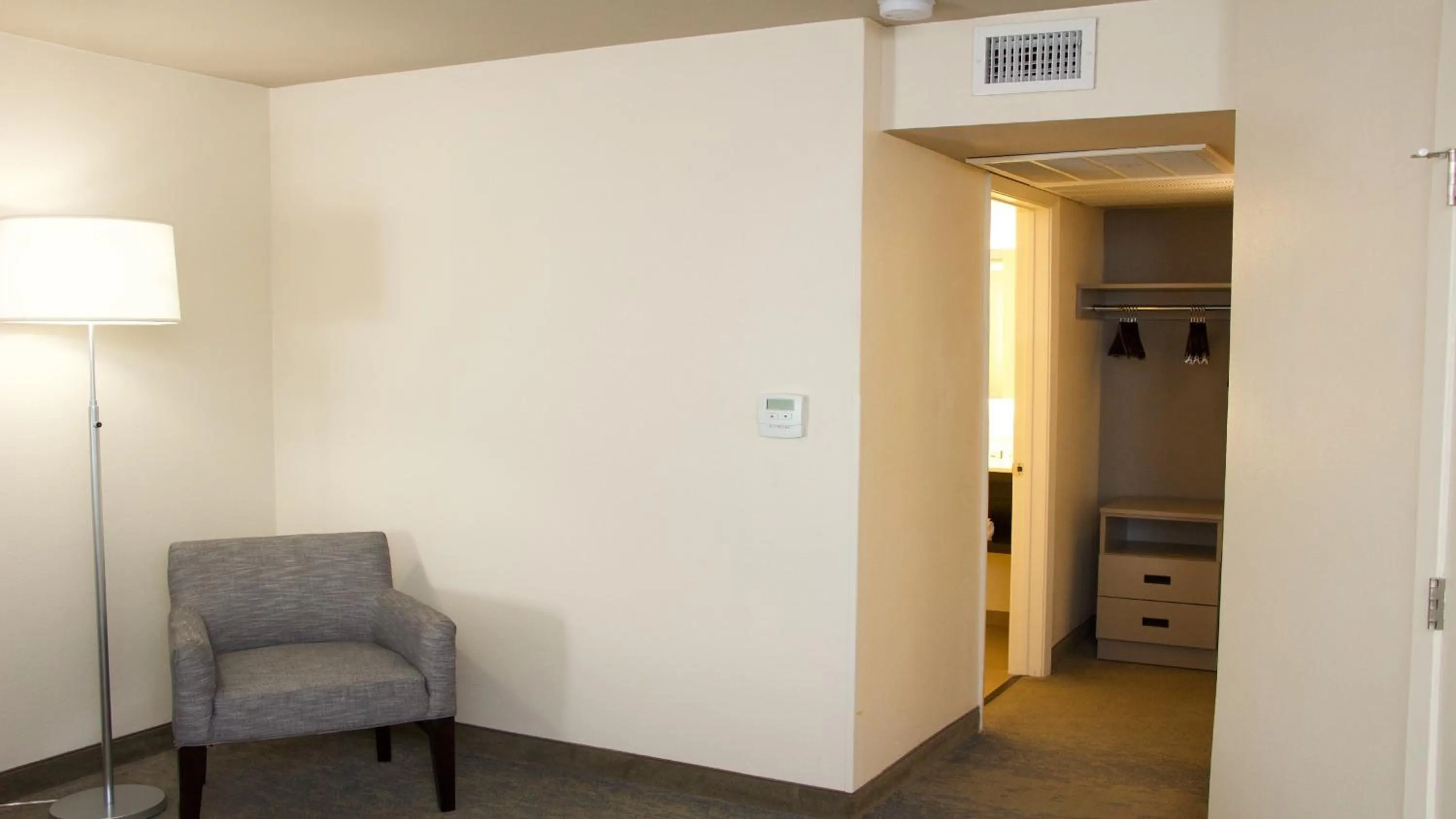 Photo of the whole room in Holiday Inn Metairie New Orleans by IHG