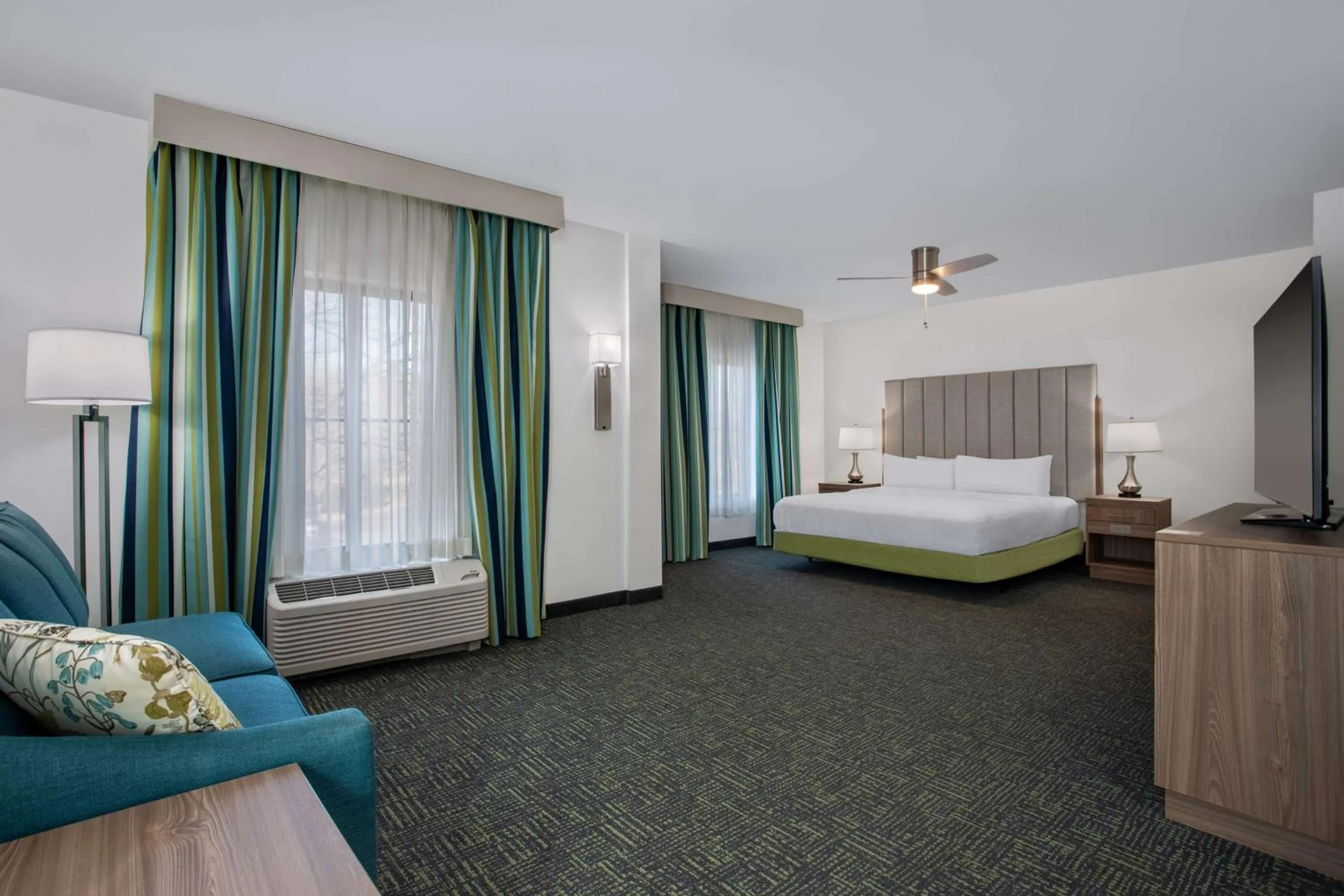 Living room, Bed in Homewood Suites by Hilton Davidson