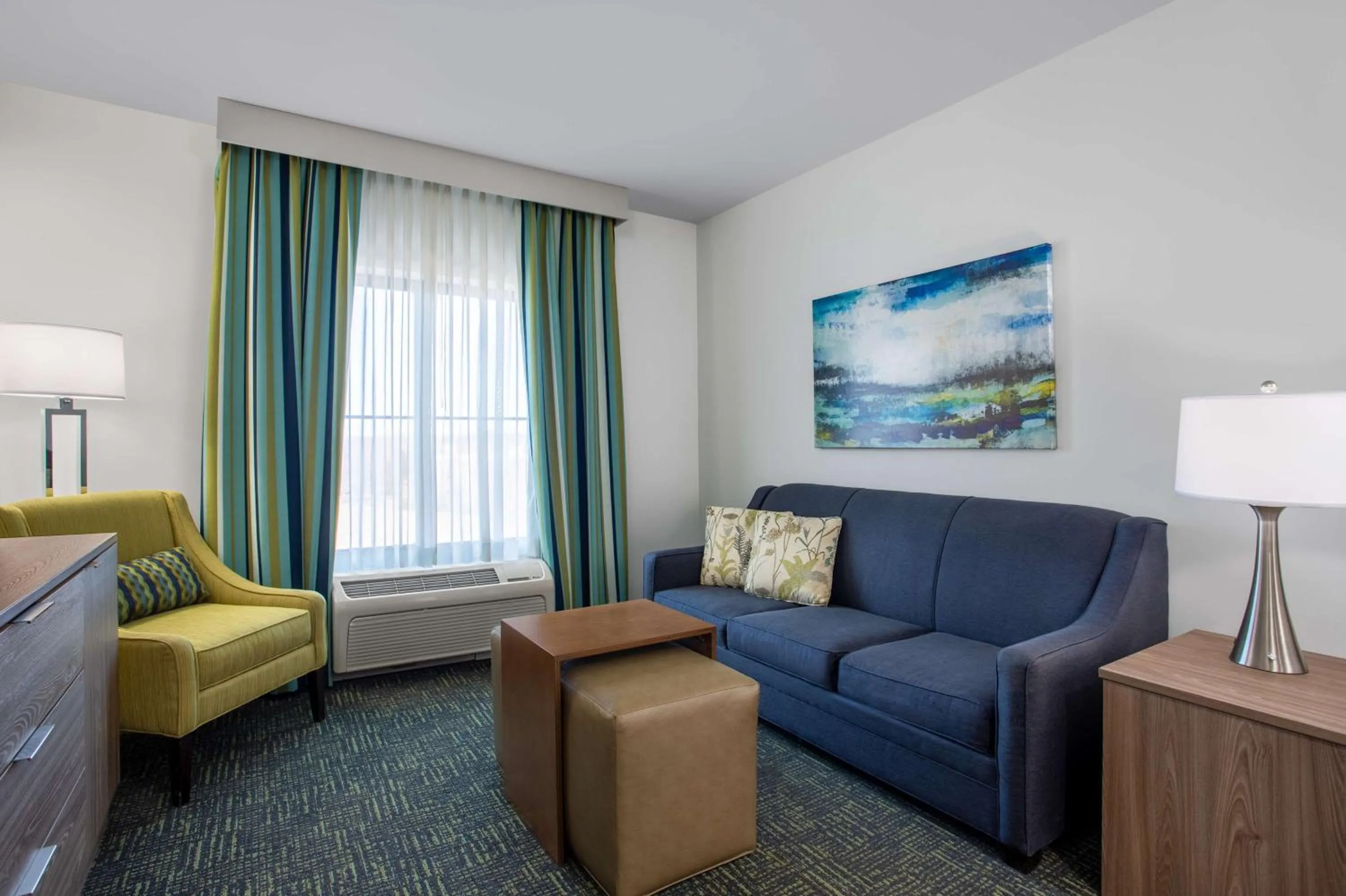 Living room in Homewood Suites by Hilton Davidson