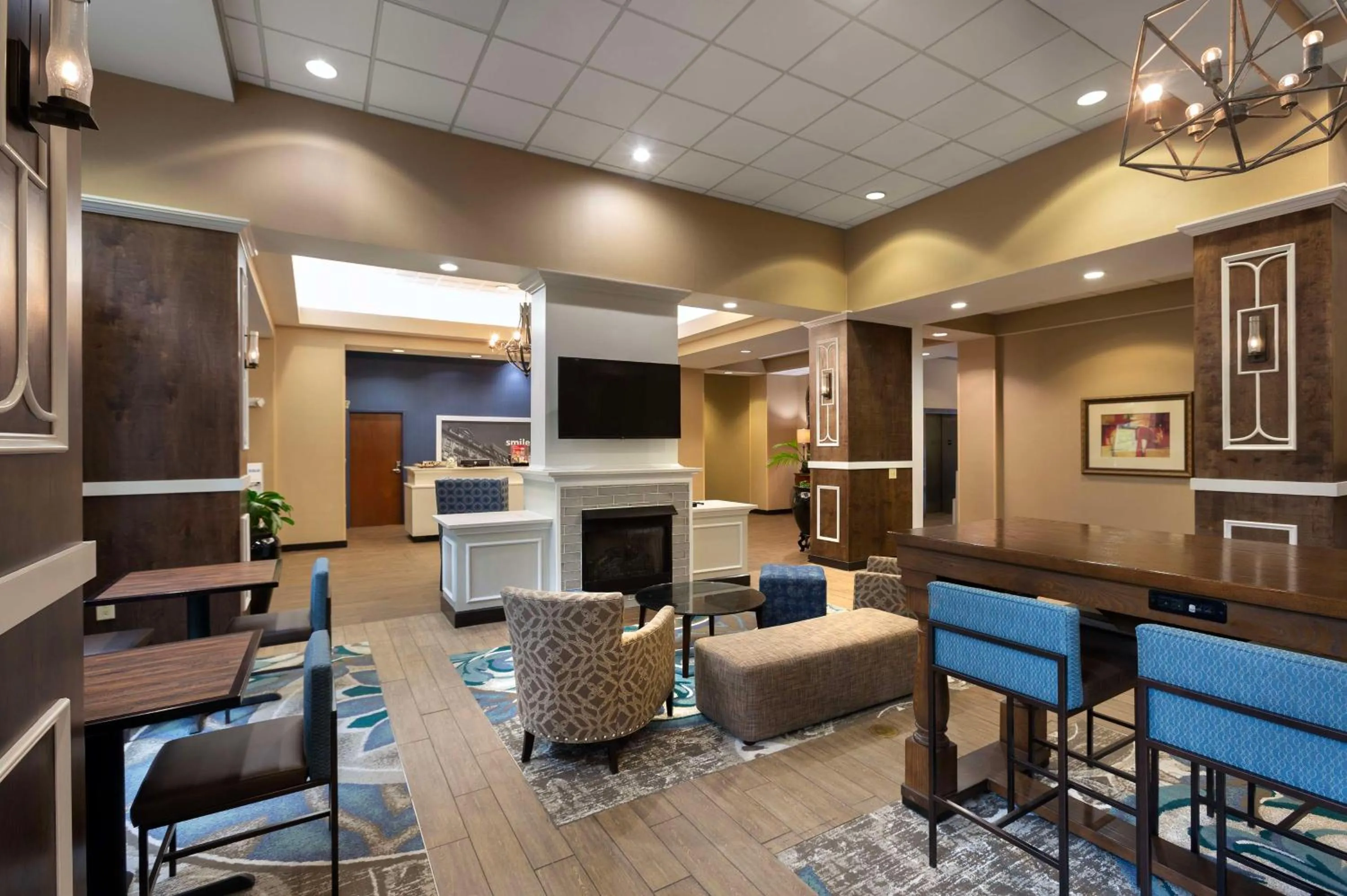 Restaurant/places to eat in Hampton Inn Belmont at Montcross