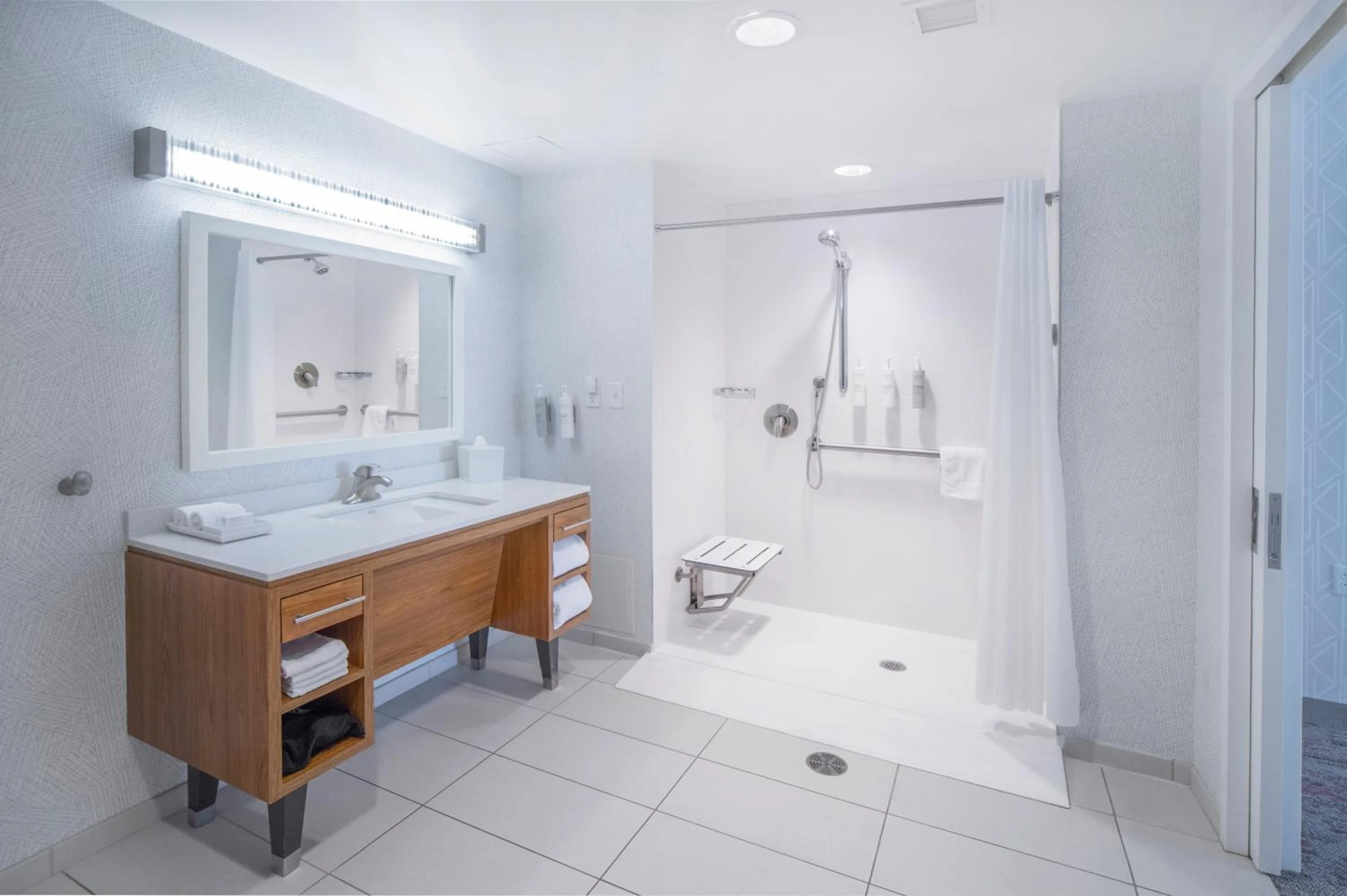 Bathroom in Home2 Suites by Hilton Saratoga Malta