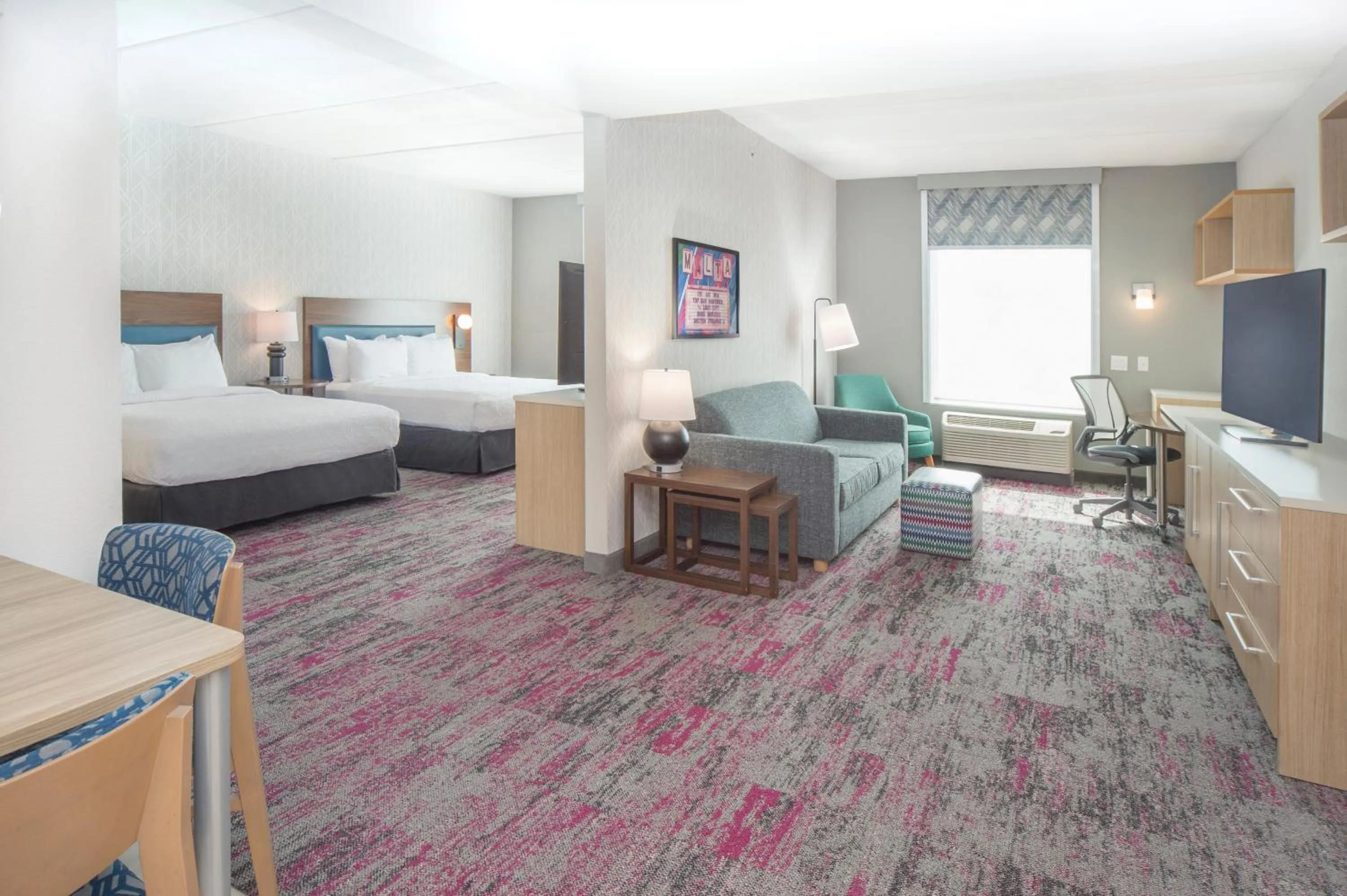 Bed in Home2 Suites by Hilton Saratoga Malta