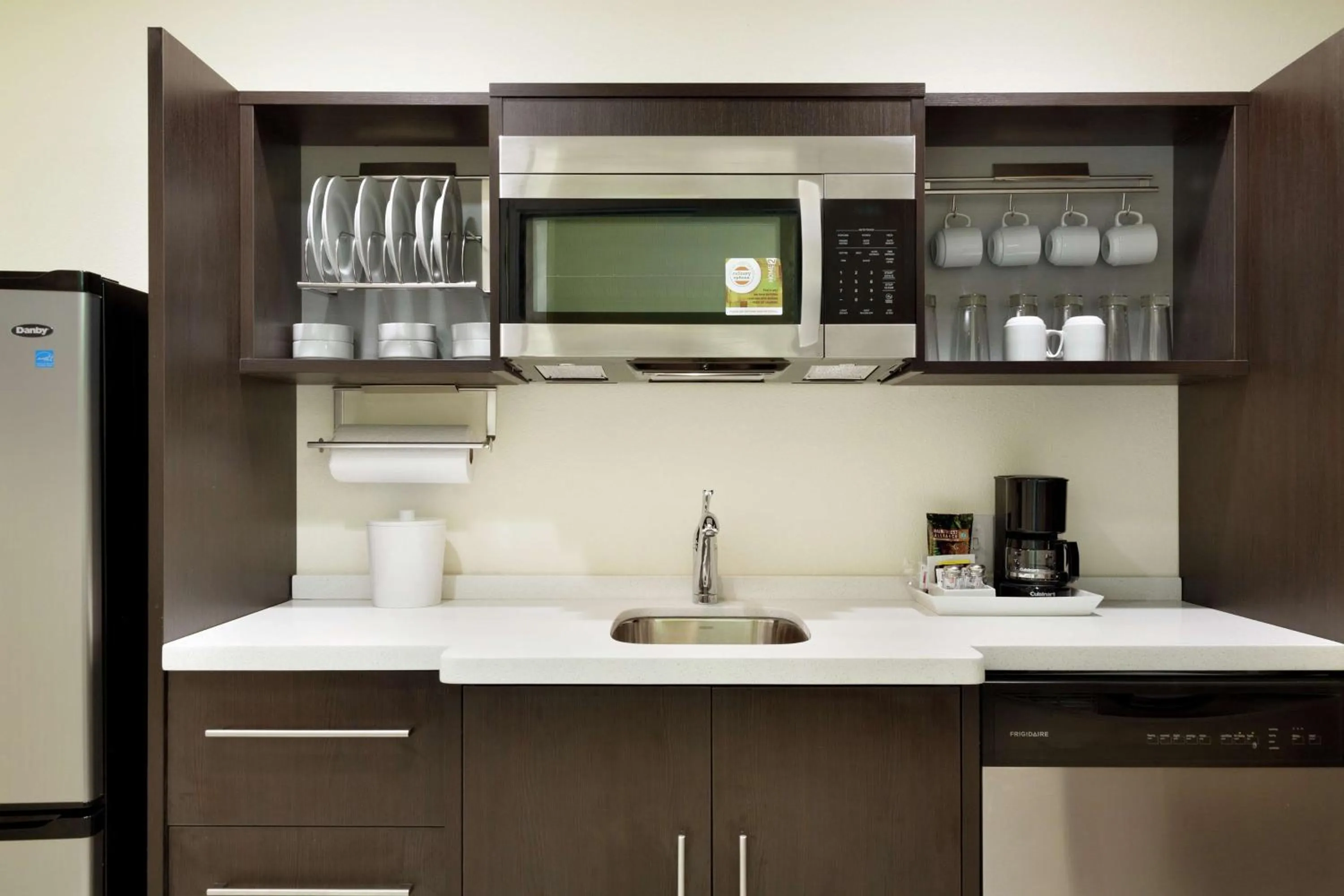 Kitchen or kitchenette in Home2 Suites by Hilton Cincinnati Liberty Township
