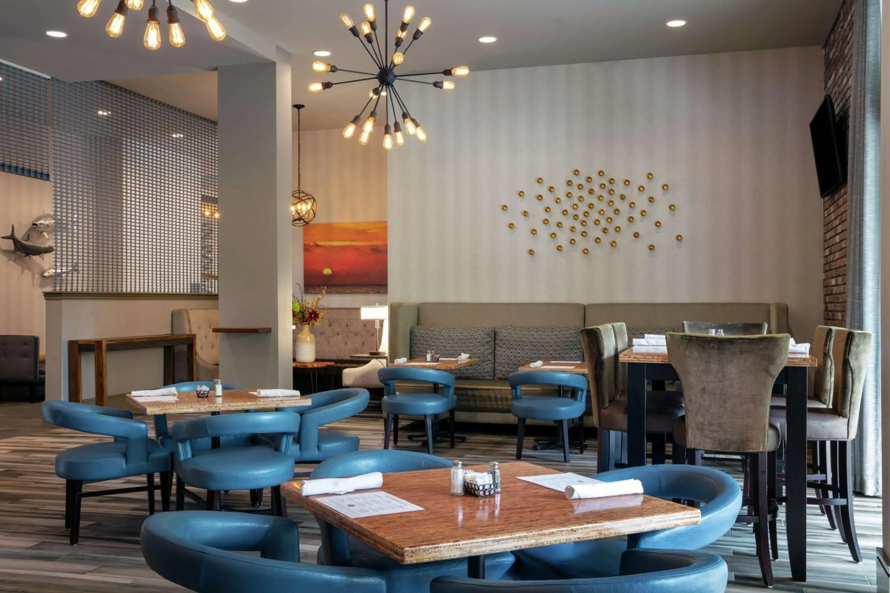 Restaurant/places to eat in Hilton Garden Inn Mobile Downtown