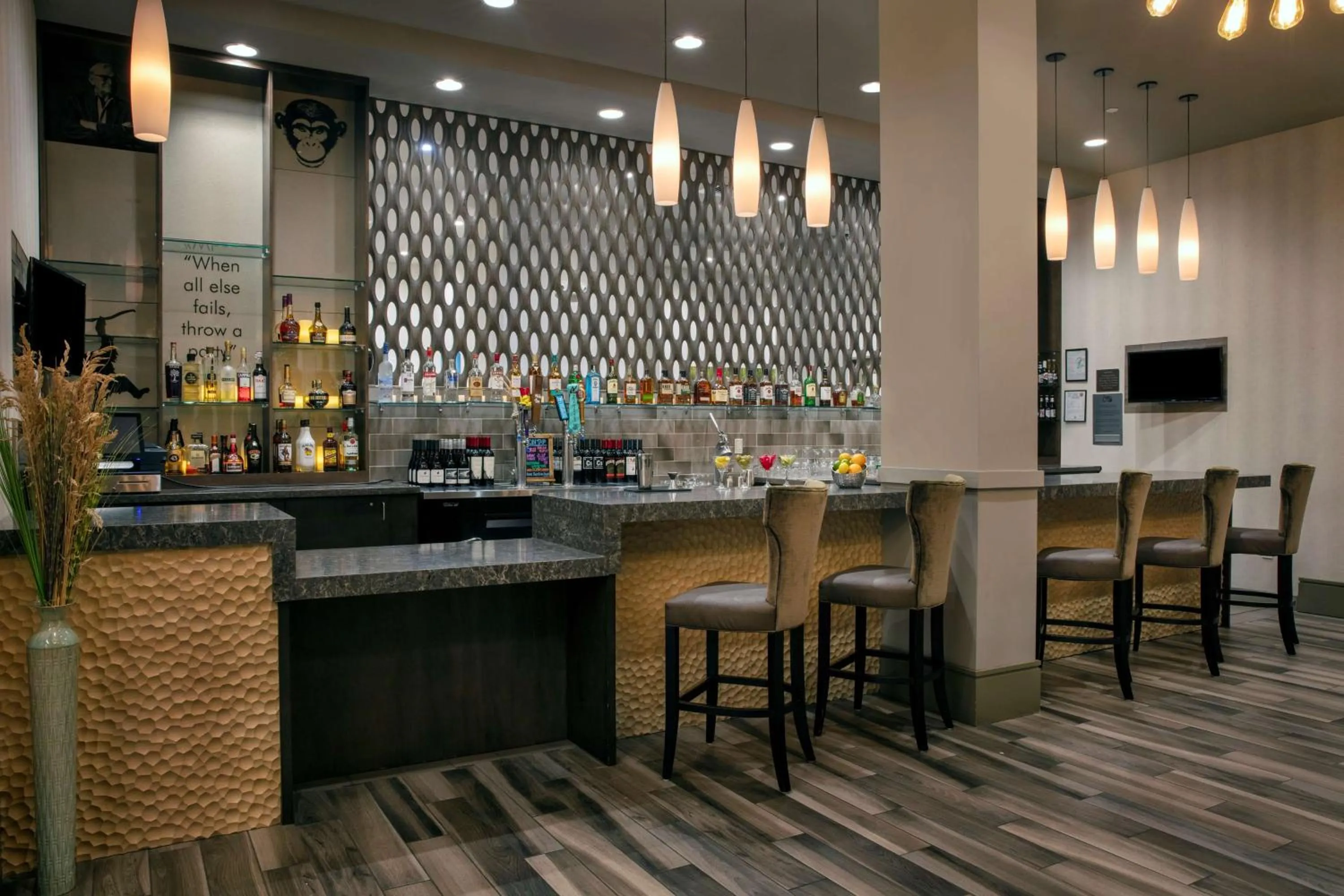 Lounge or bar in Hilton Garden Inn Mobile Downtown