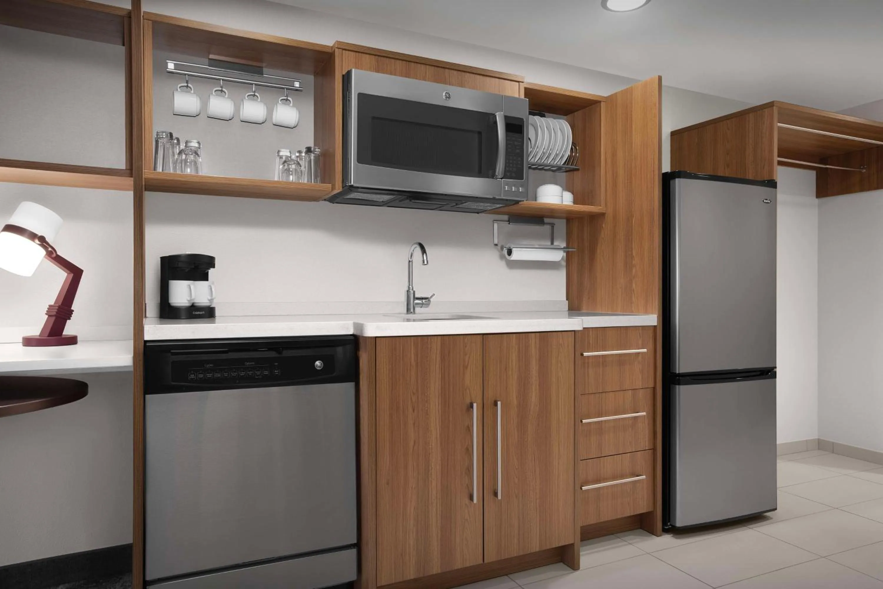 Kitchen or kitchenette in Home2 Suites by Hilton Phoenix Chandler