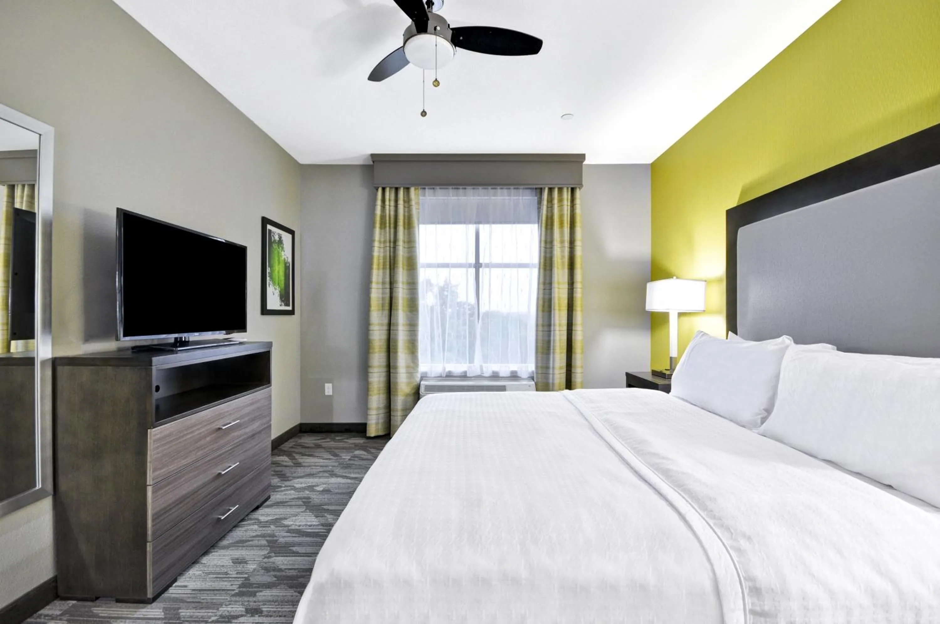 Bedroom, Bed in Homewood Suites by Hilton Tyler