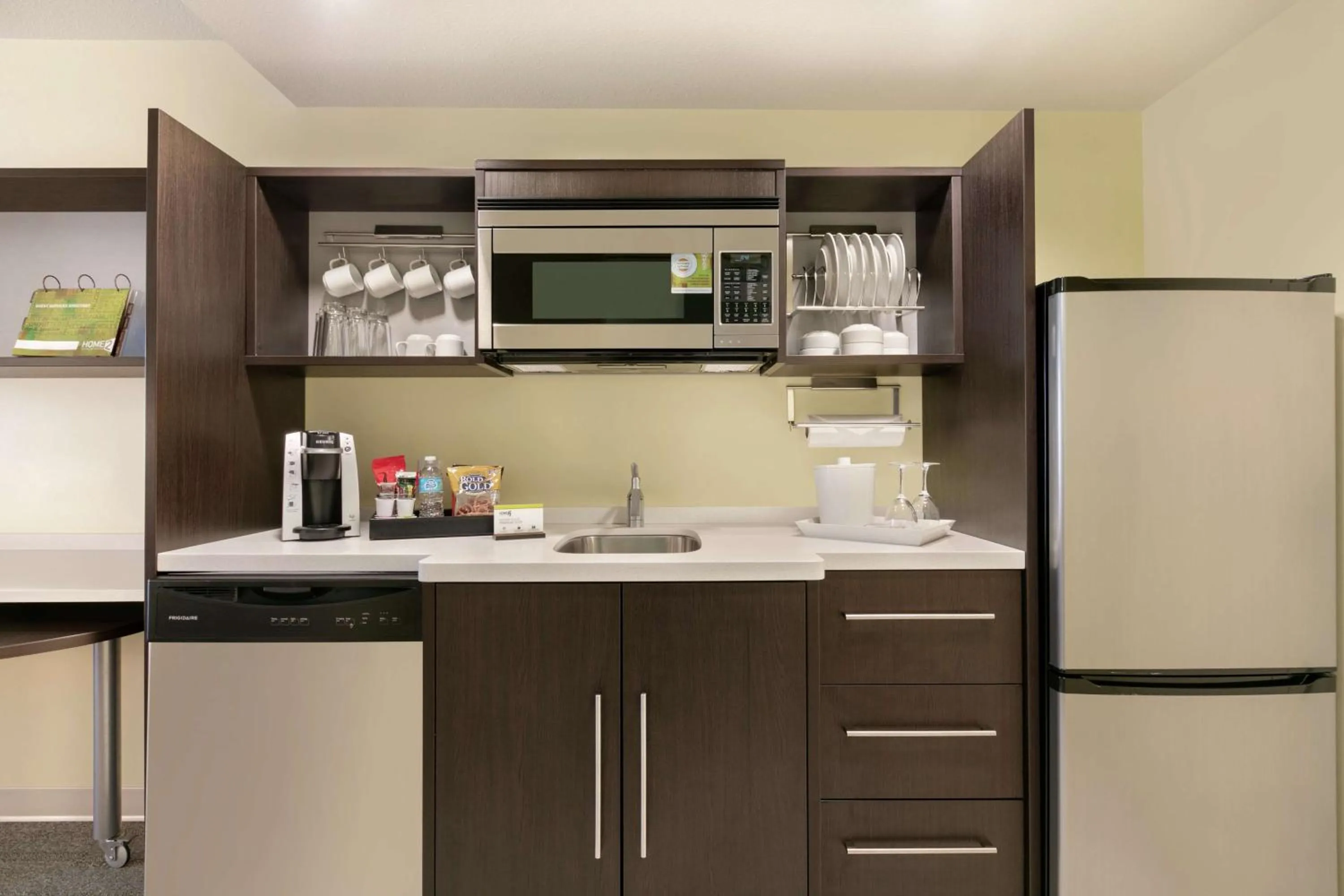 Kitchen or kitchenette in Home2 Suites by Hilton Fort St. John