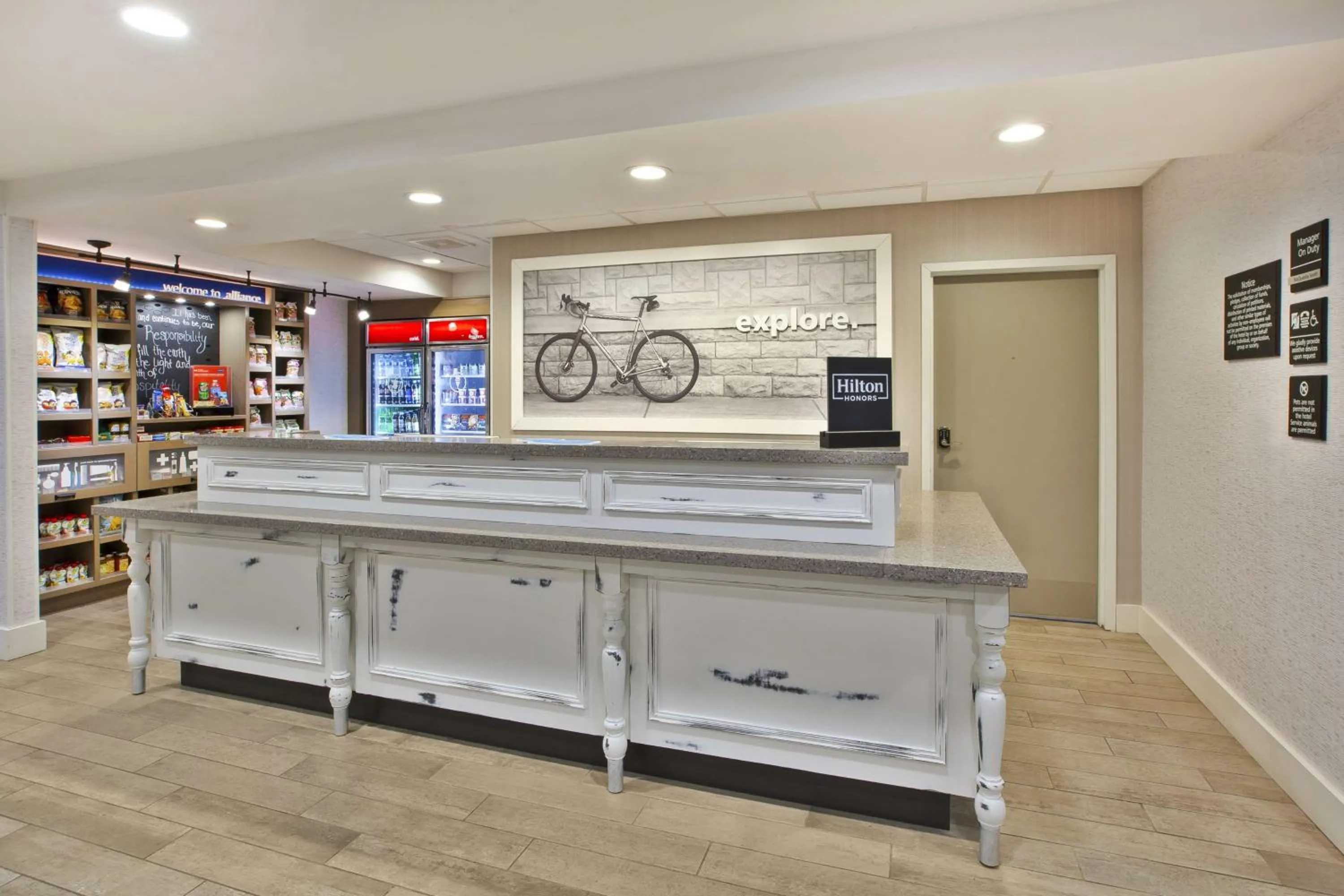 Lobby or reception in Hampton Inn & Suites Alliance