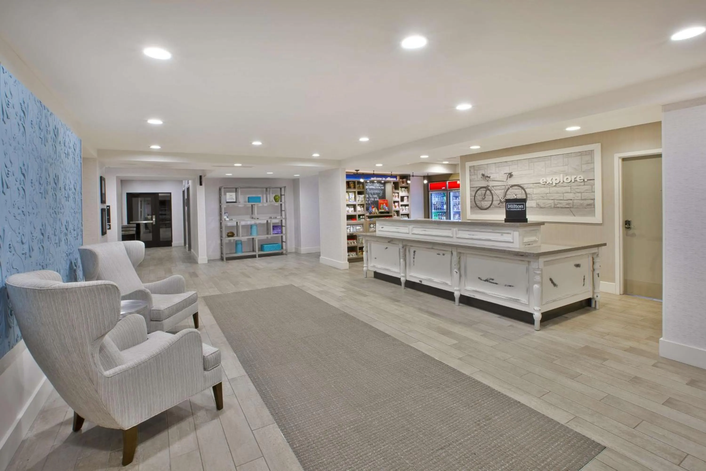 Lobby or reception in Hampton Inn & Suites Alliance