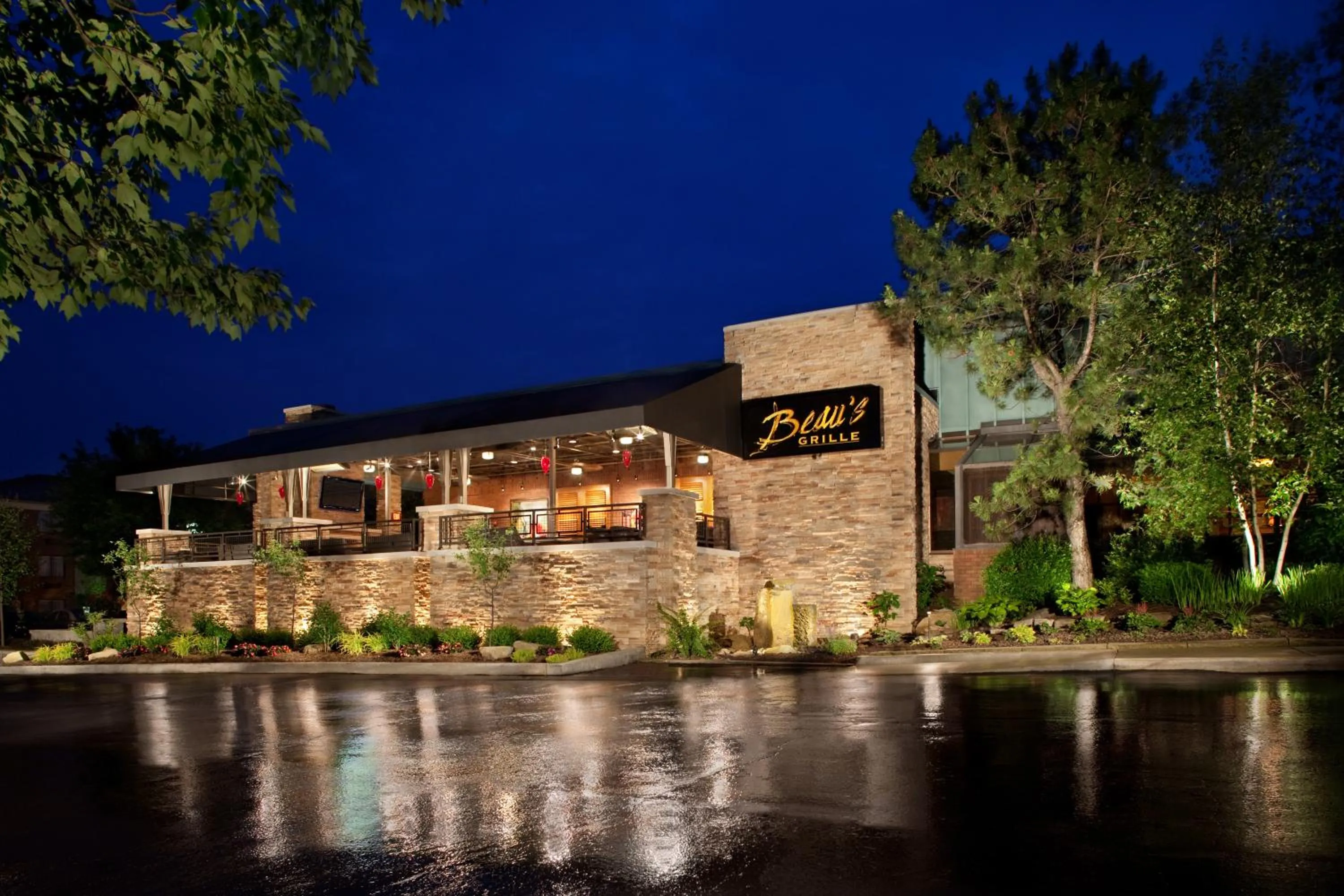 Restaurant/places to eat in DoubleTree by Hilton Akron Fairlawn