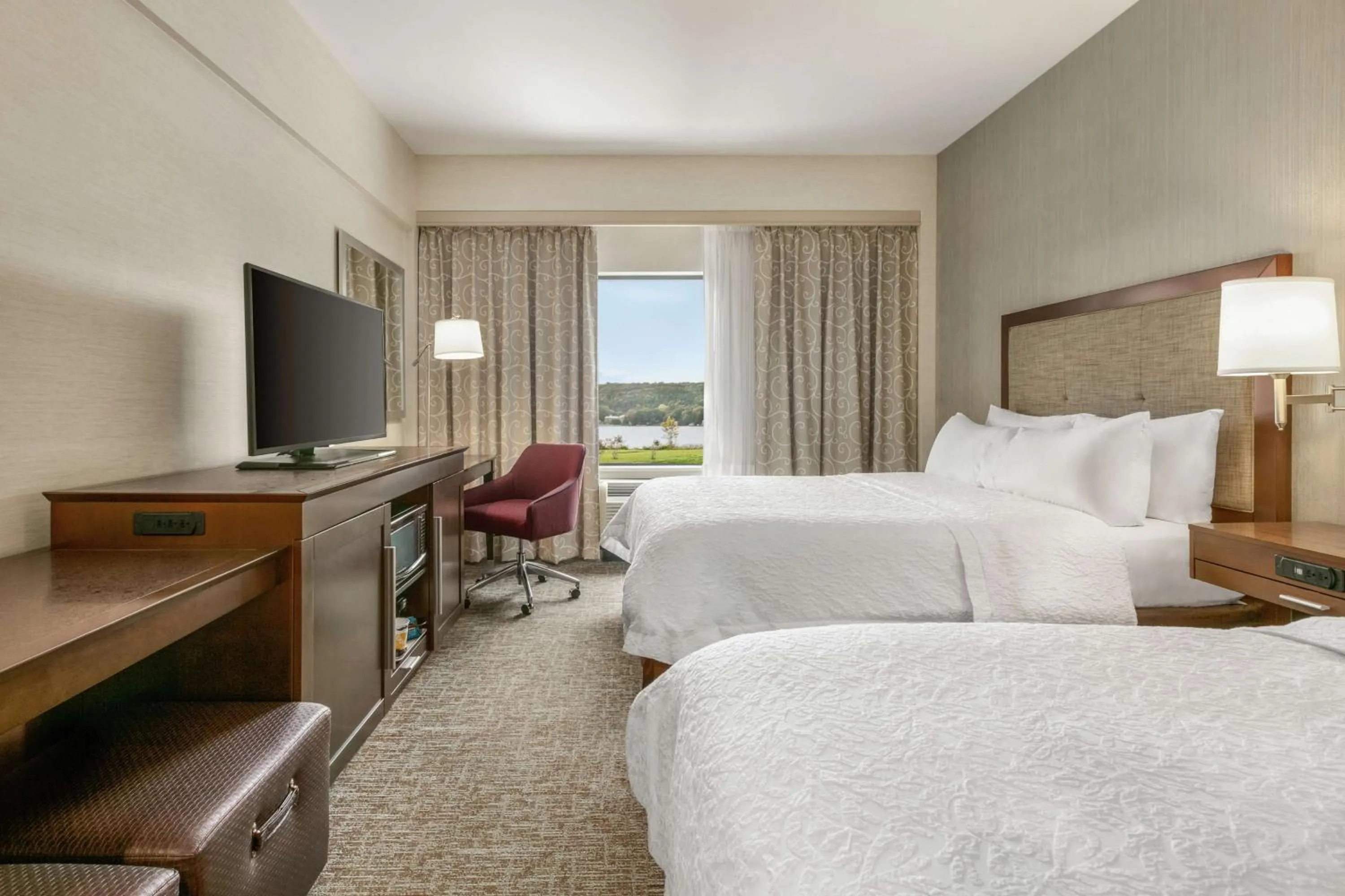 Bedroom, Bed in Hampton Inn Penn Yan, NY