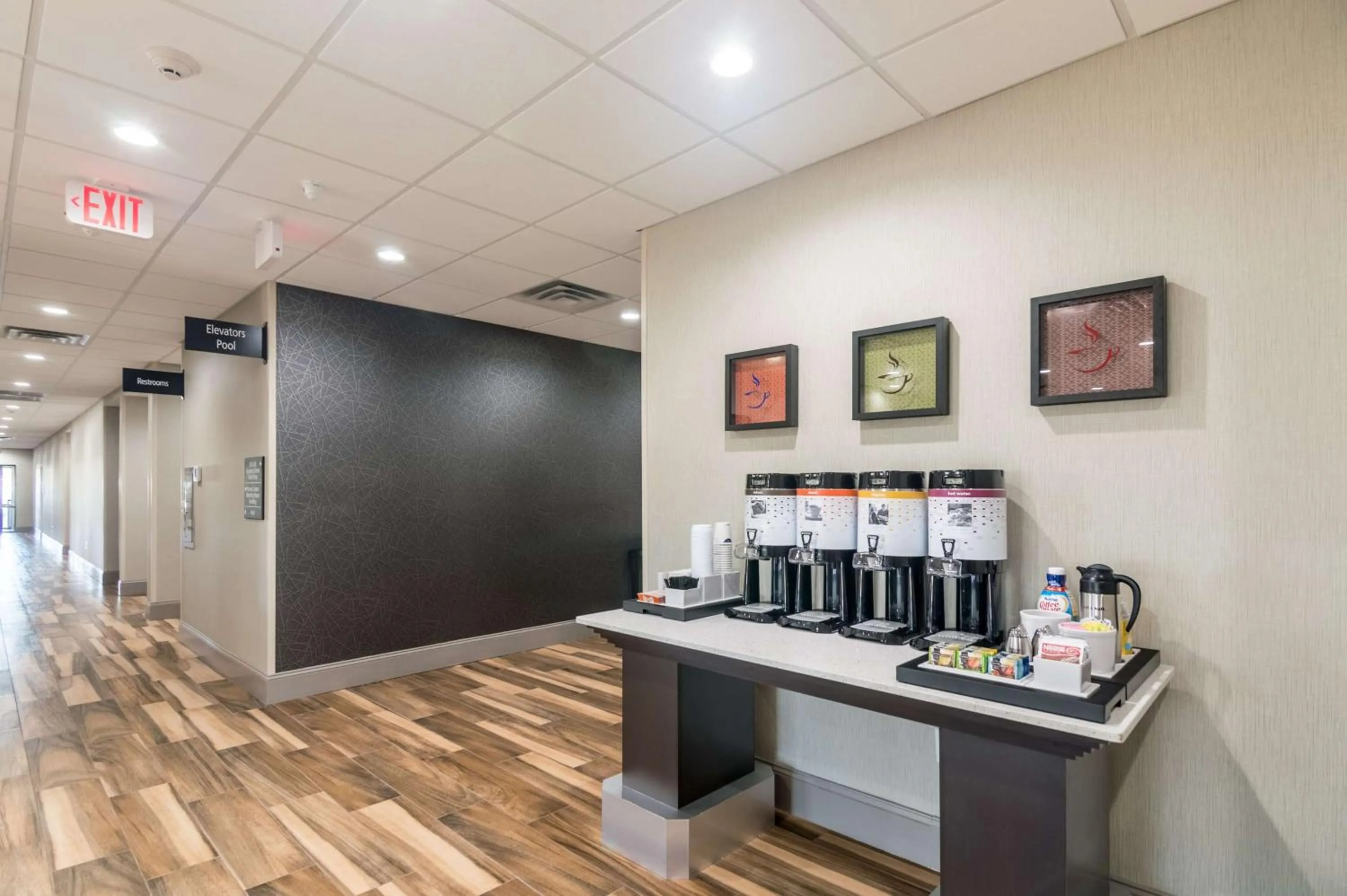 Restaurant/places to eat in Hampton Inn Oklahoma City Northeast OK