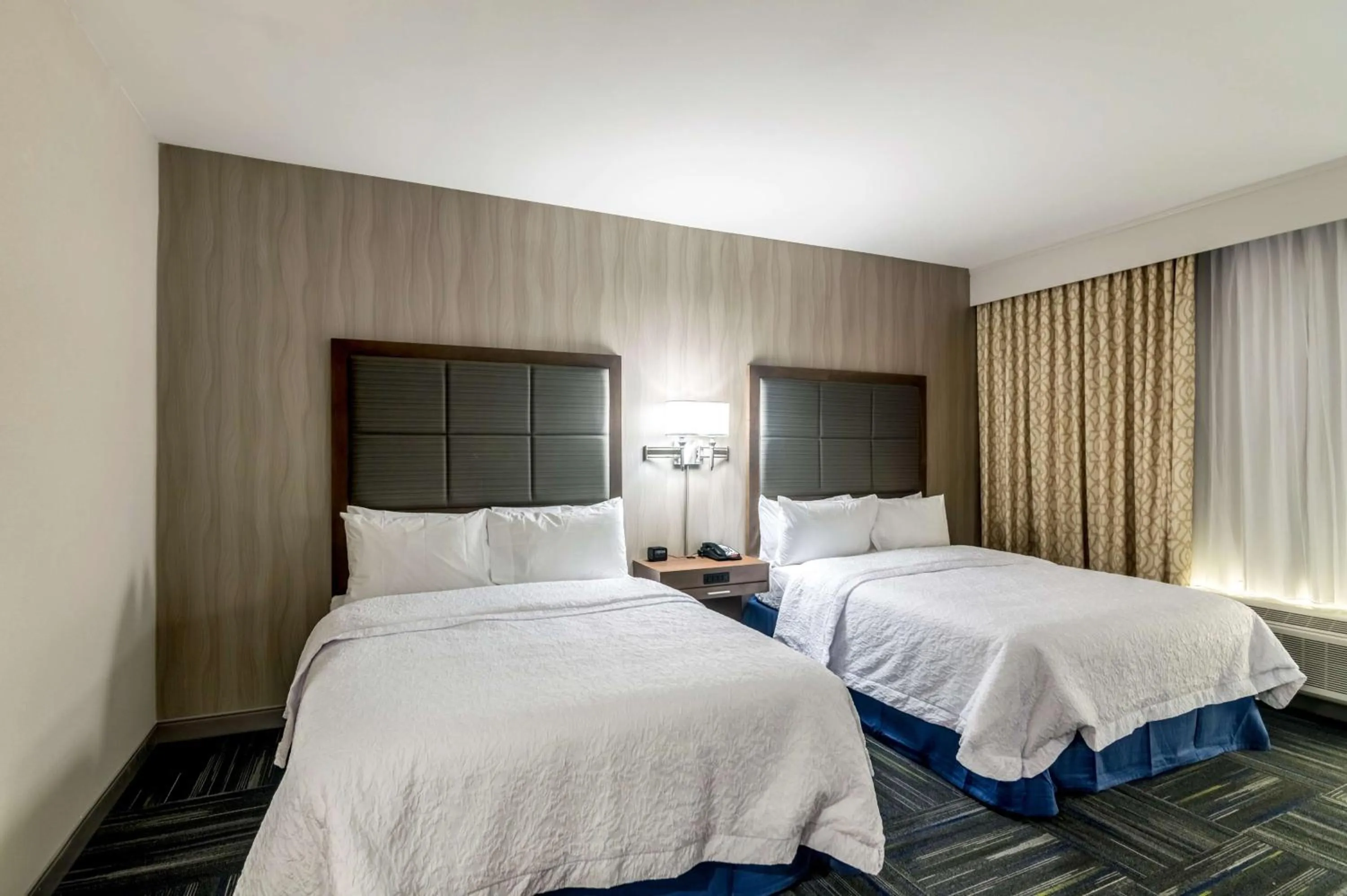 Bed in Hampton Inn Oklahoma City Northeast OK