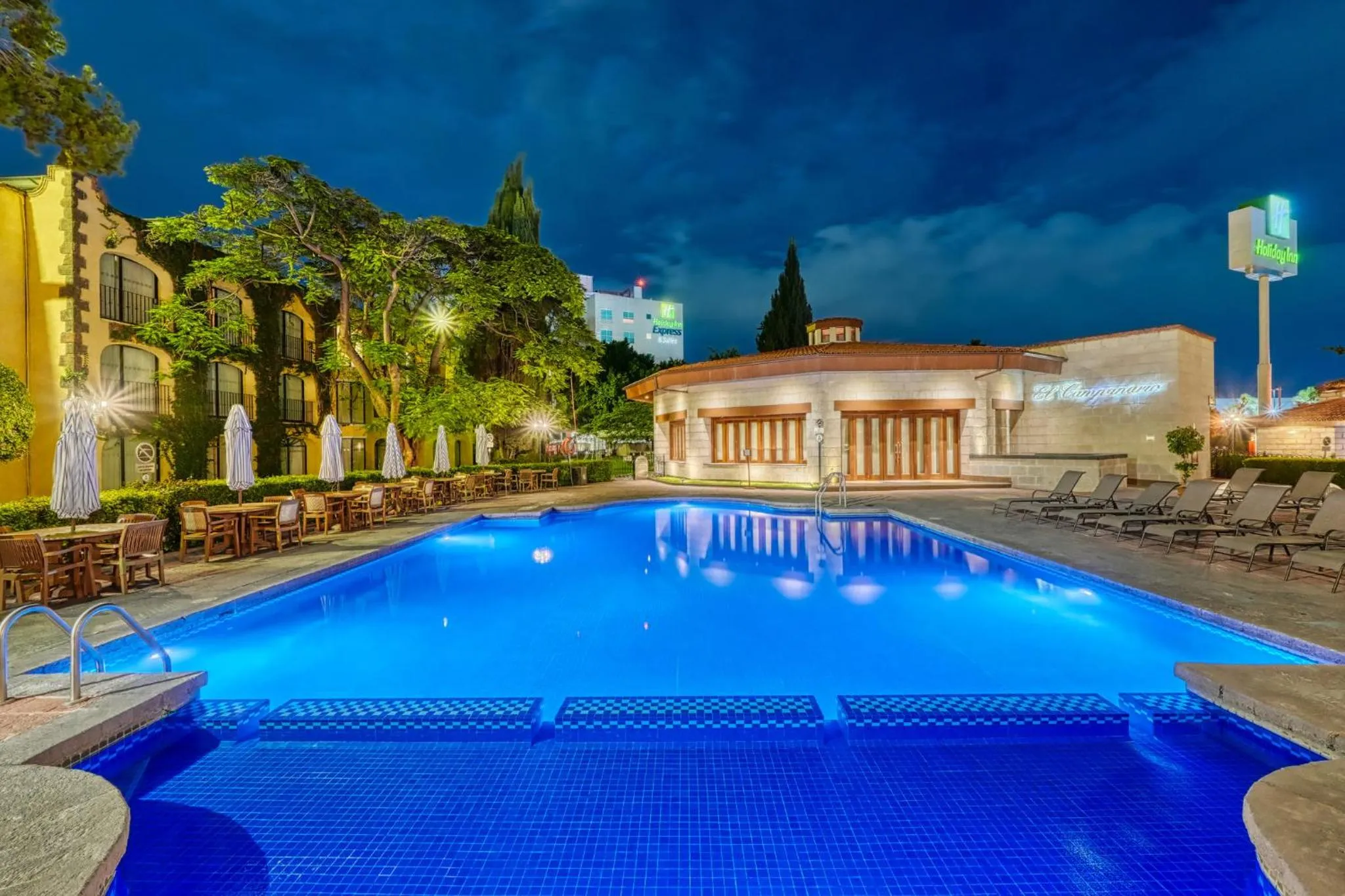 Swimming pool in Holiday Inn Queretaro Centro Historico by IHG