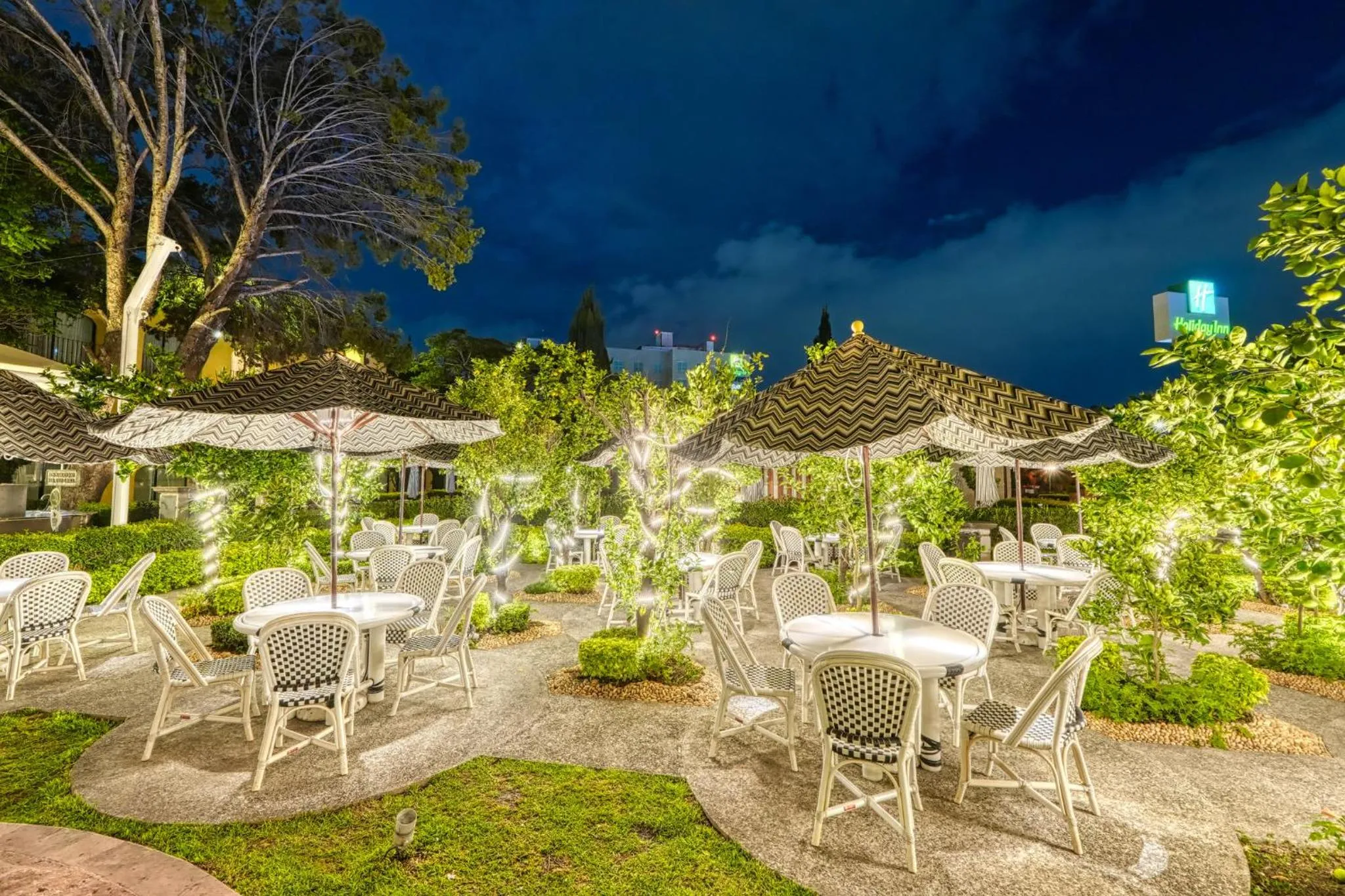 Restaurant/places to eat in Holiday Inn Queretaro Centro Historico by IHG