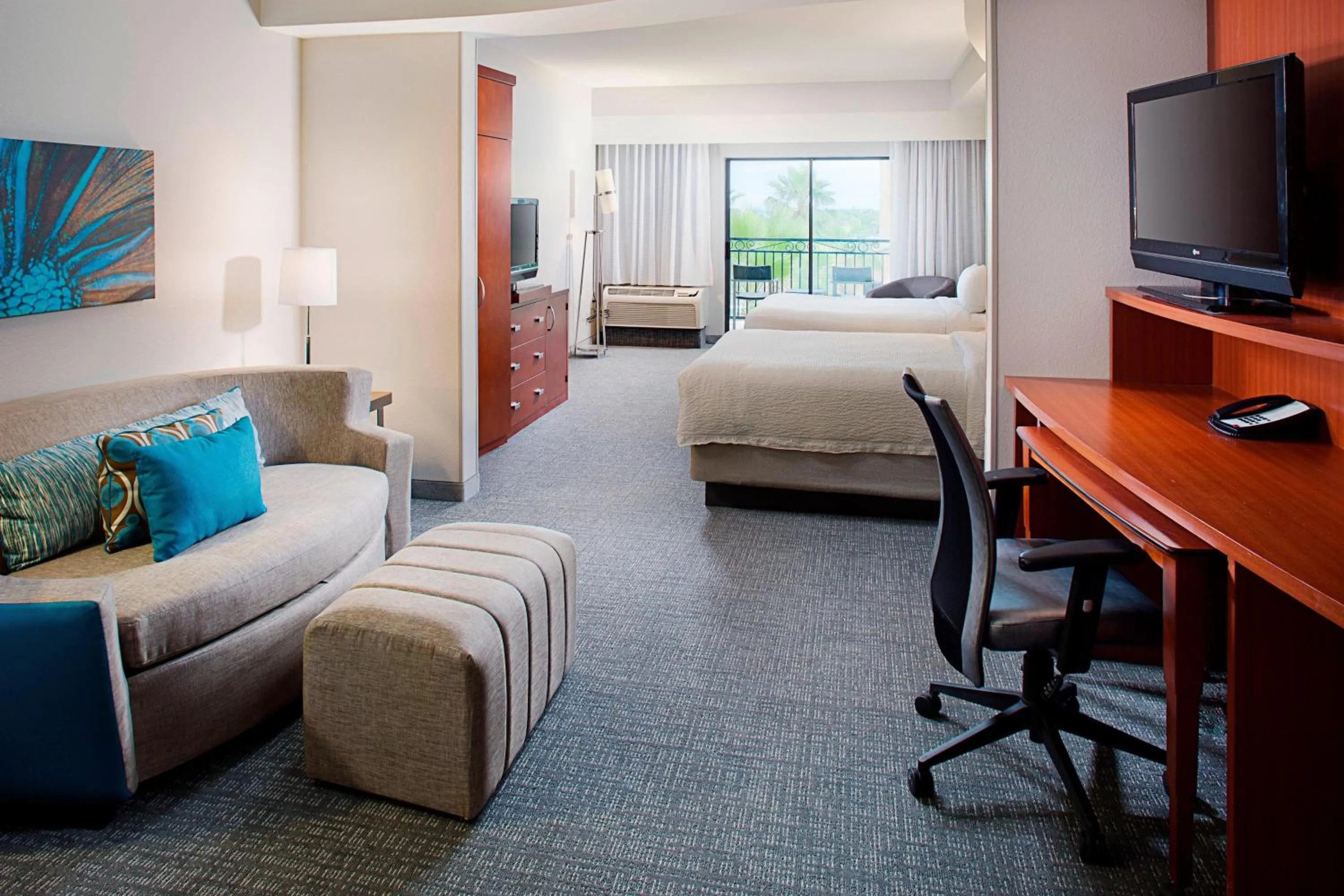 Photo of the whole room, Bed in Courtyard by Marriott San Antonio SeaWorld Westover Hills