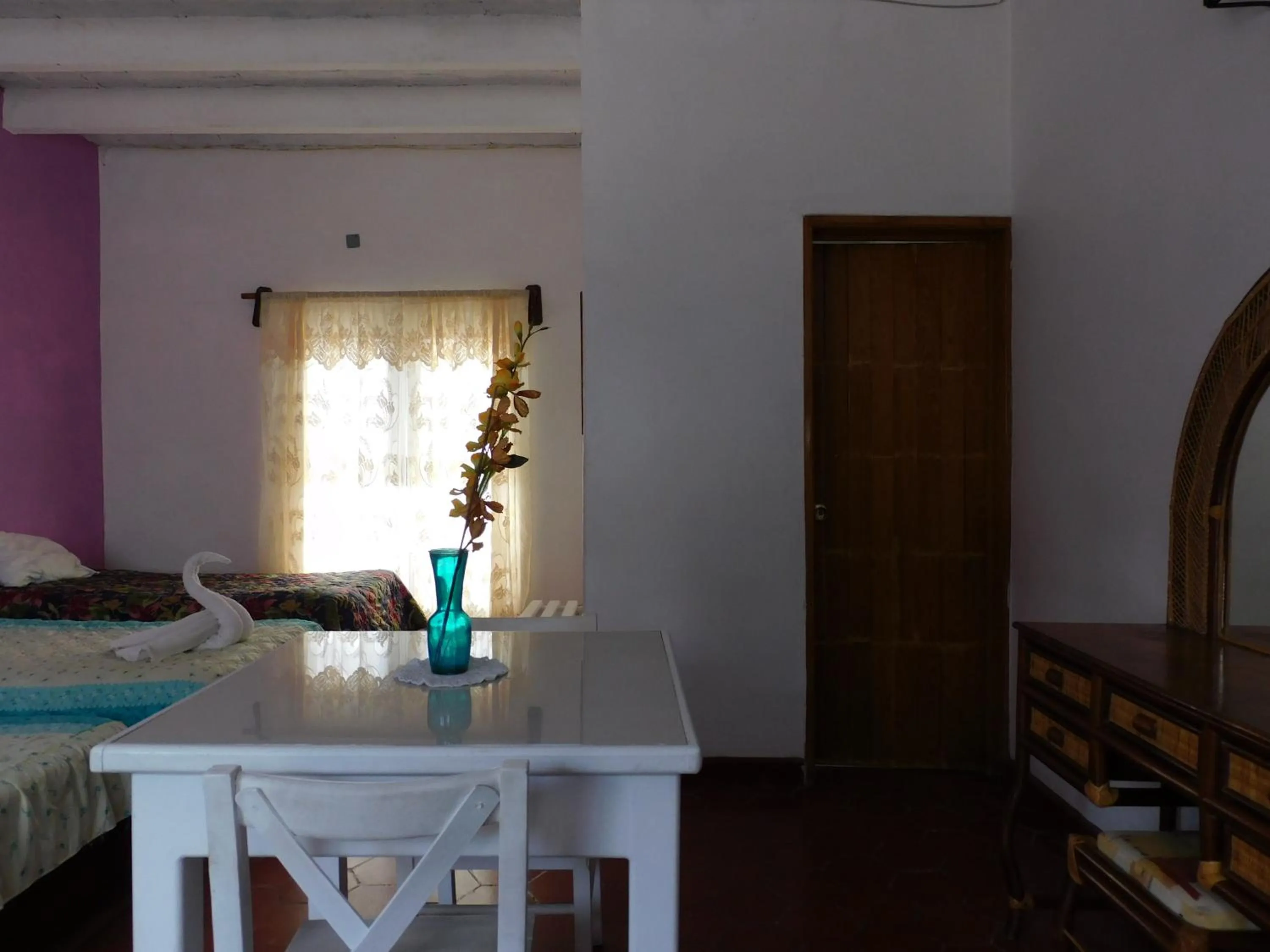 Dining Area in Hotel Elohim by Rotamundos