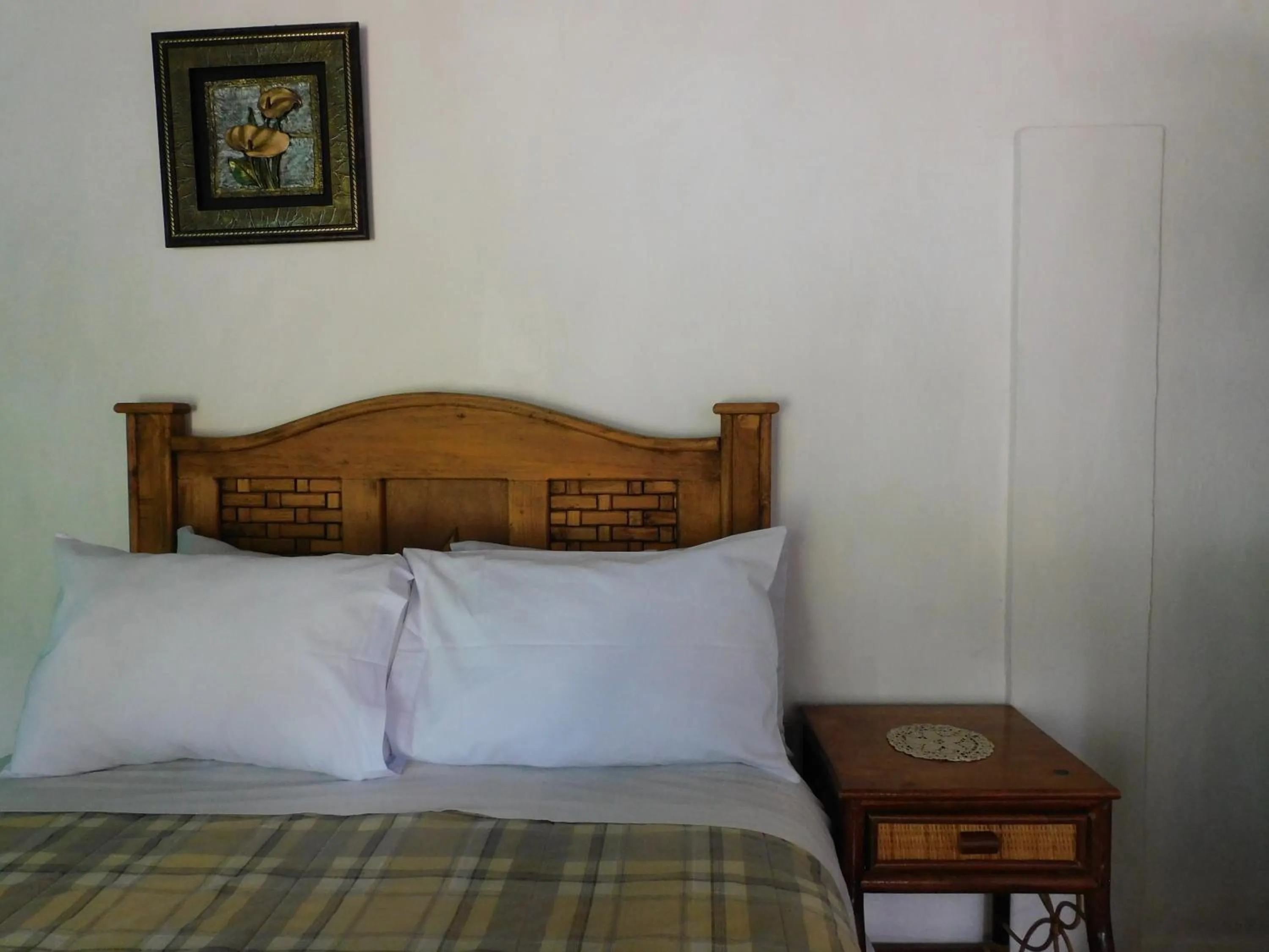 Bed in Hotel Elohim by Rotamundos