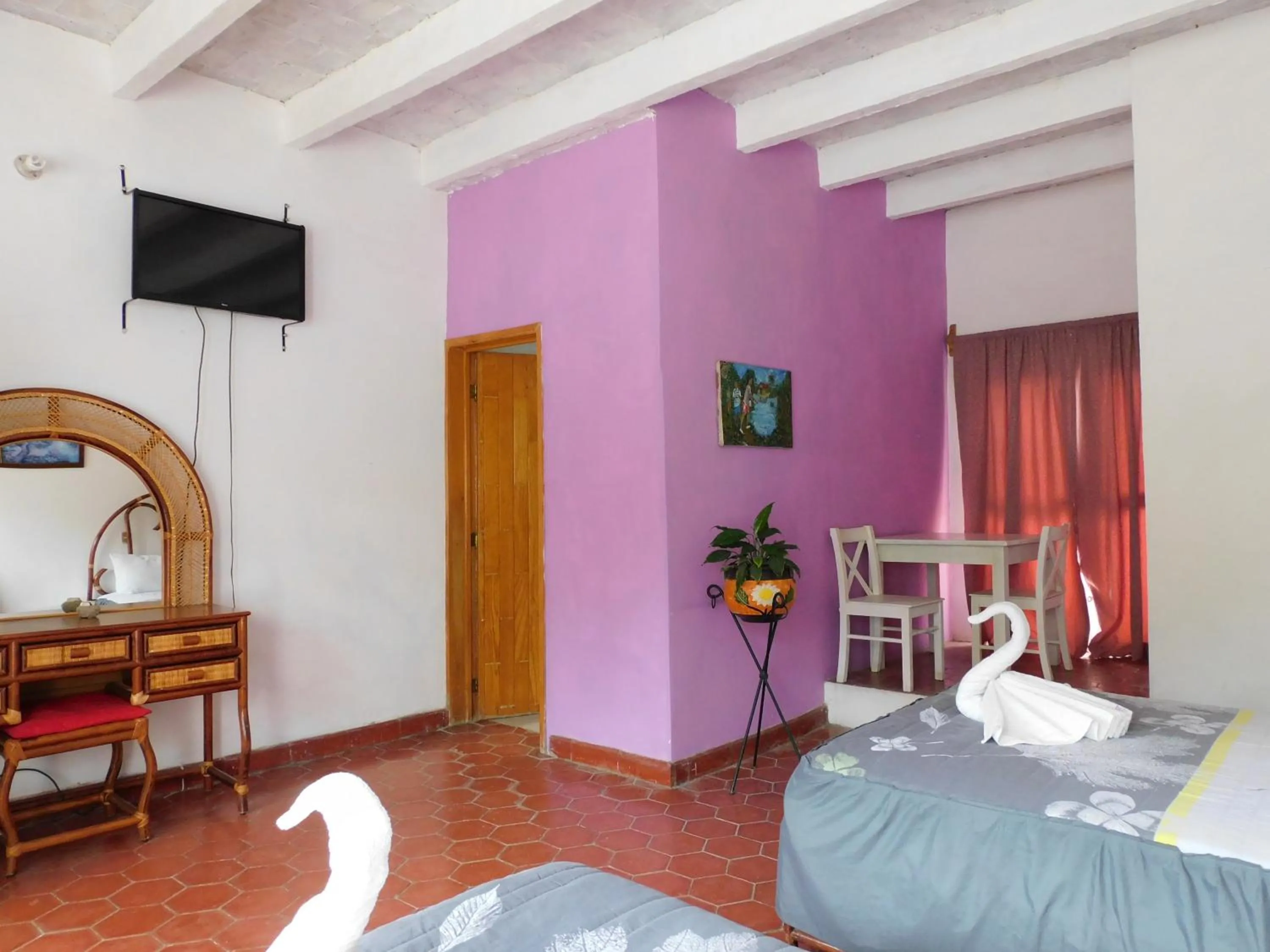 TV/Entertainment Center in Hotel Elohim by Rotamundos