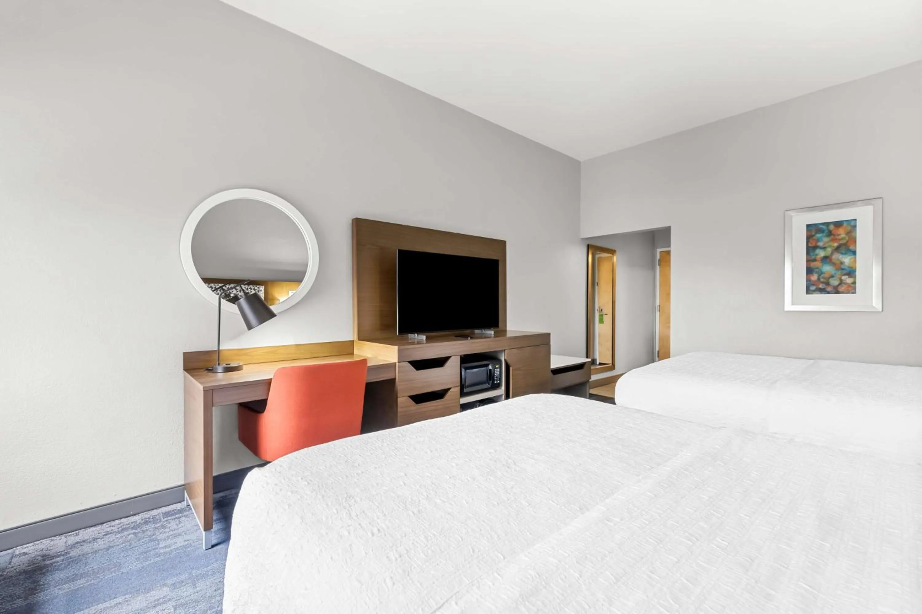 Bedroom, Bed in Hampton Inn Florence Midtown near University of North Alabama