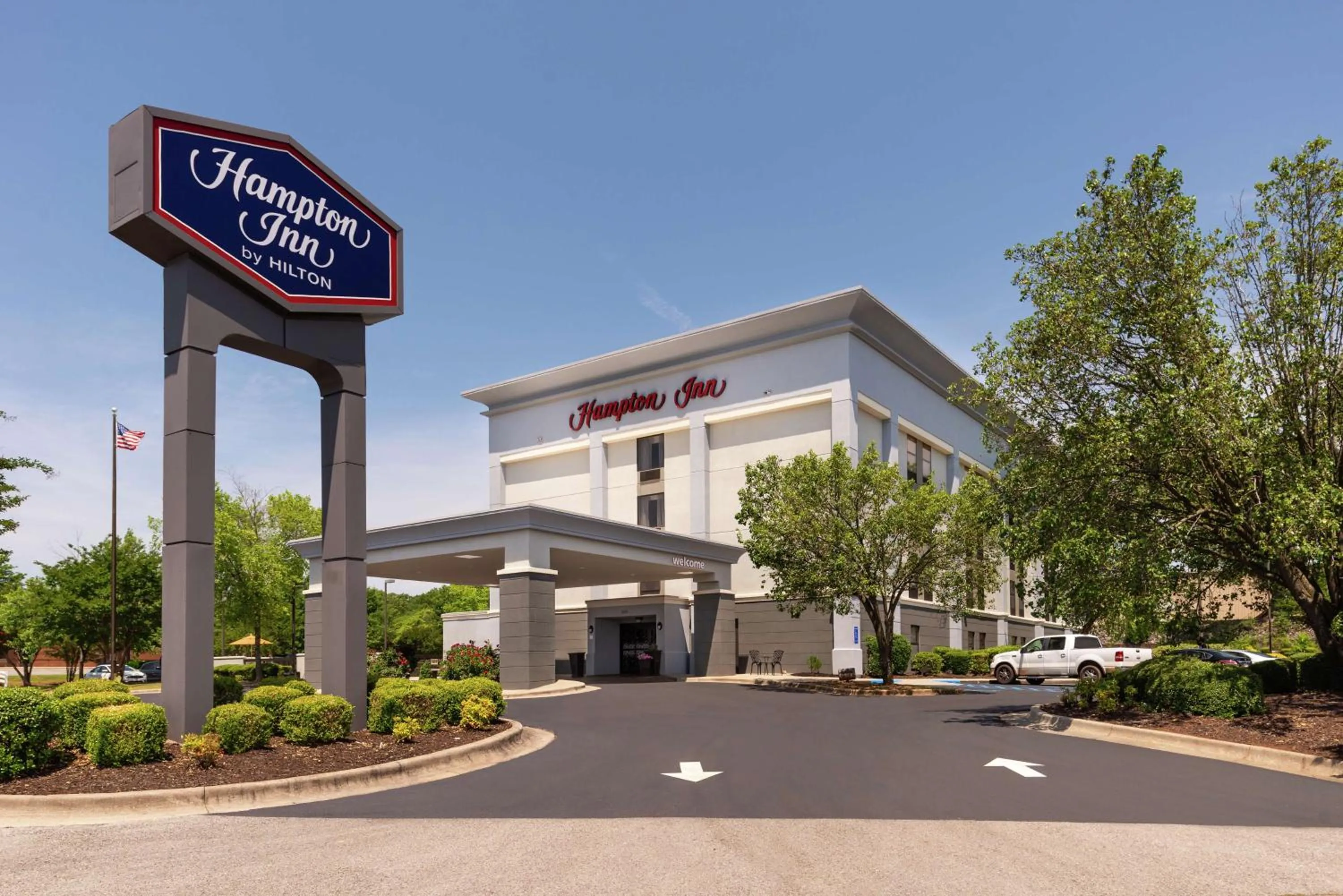Property building in Hampton Inn Florence Midtown near University of North Alabama