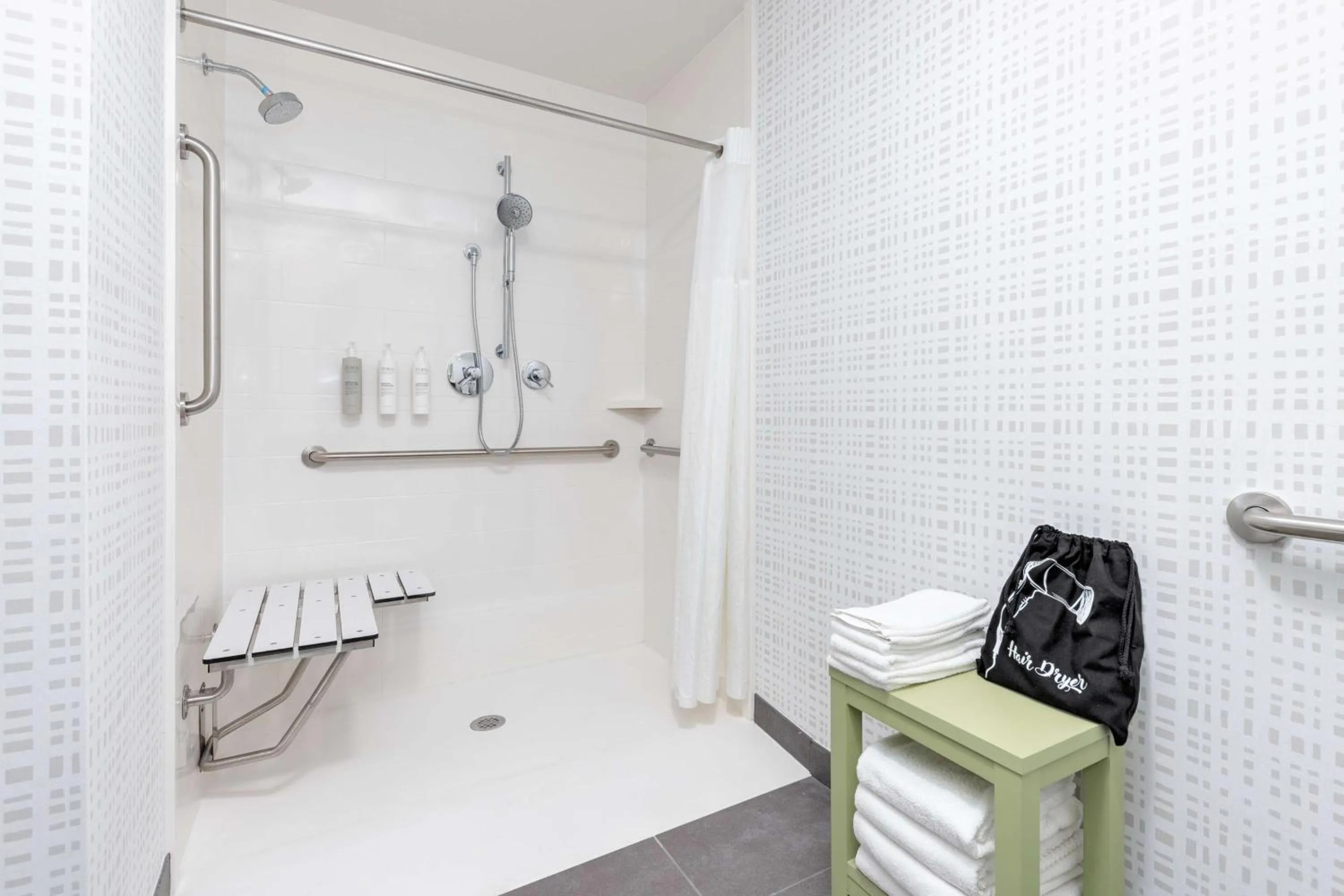 Bathroom in Hampton Inn and Suites Lake Jackson-Clute