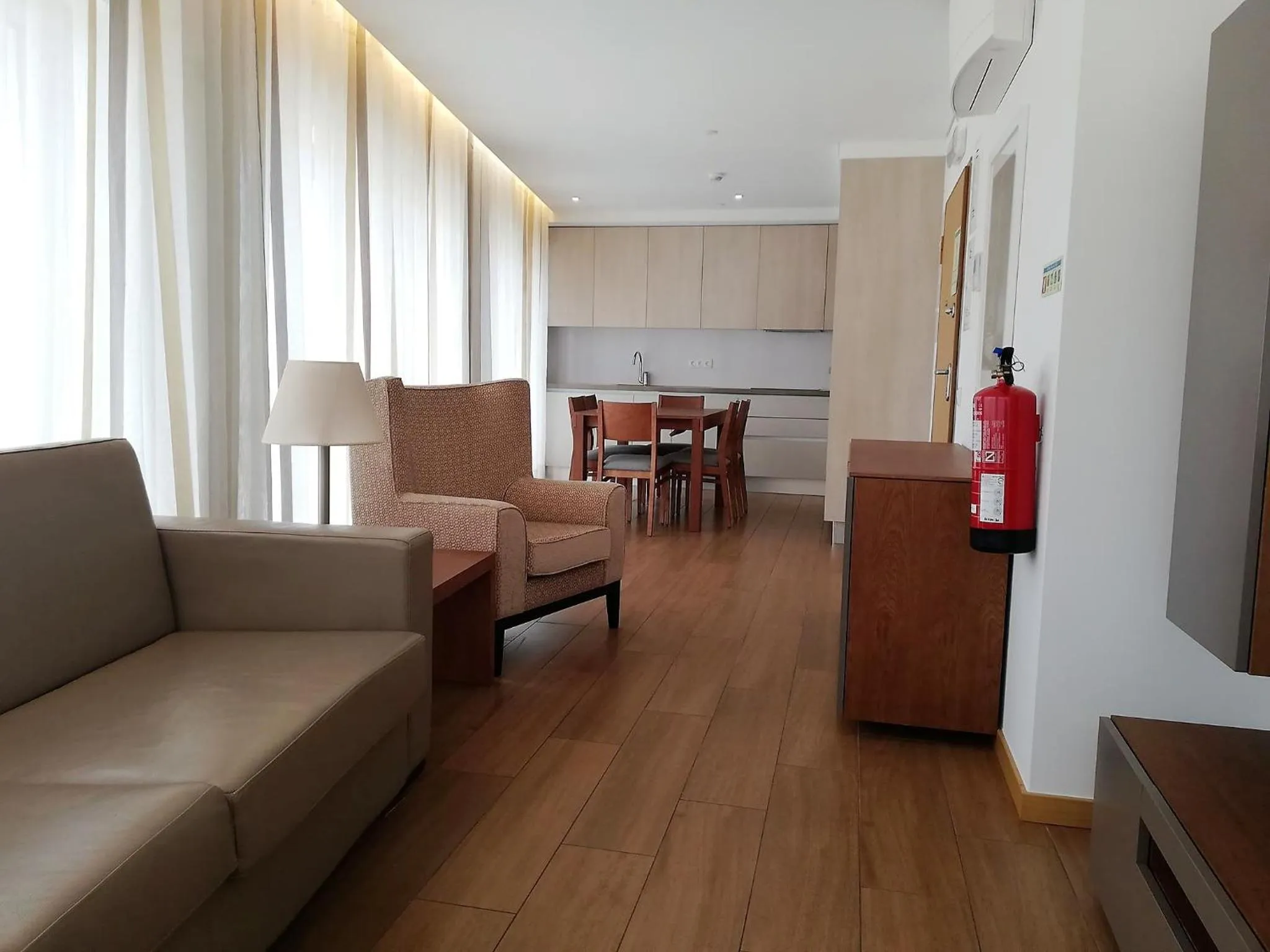 Kitchen or kitchenette in Apartamentos Turisticos da Nazare