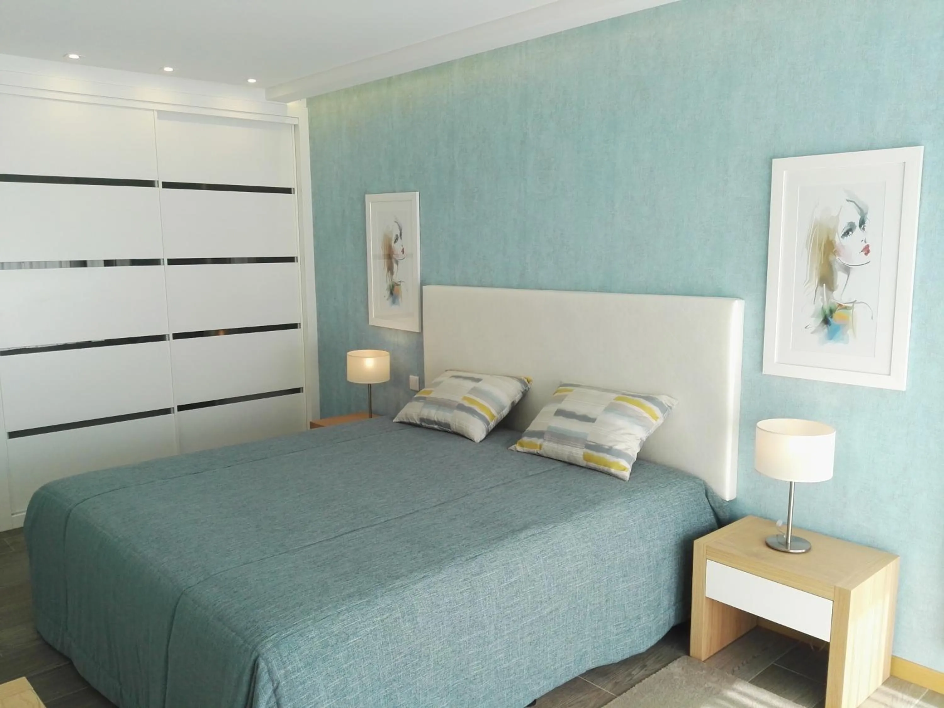 Bedroom, Bed in Apartamentos Turisticos da Nazare