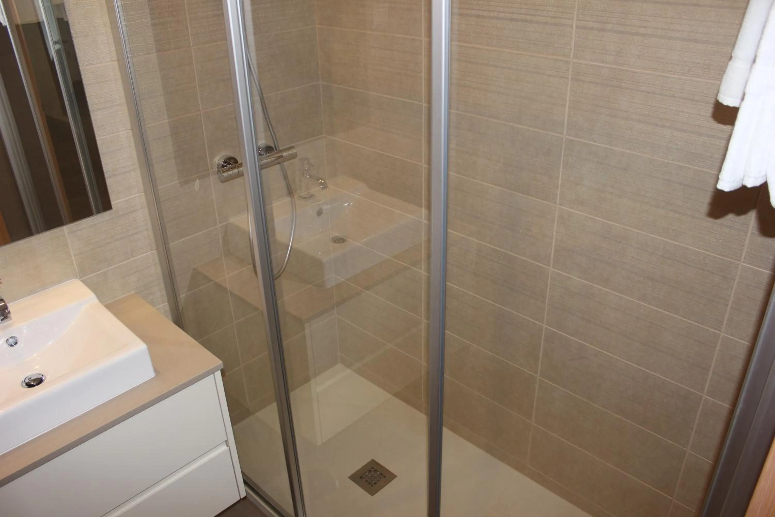 Bathroom in Apartamentos Turisticos da Nazare