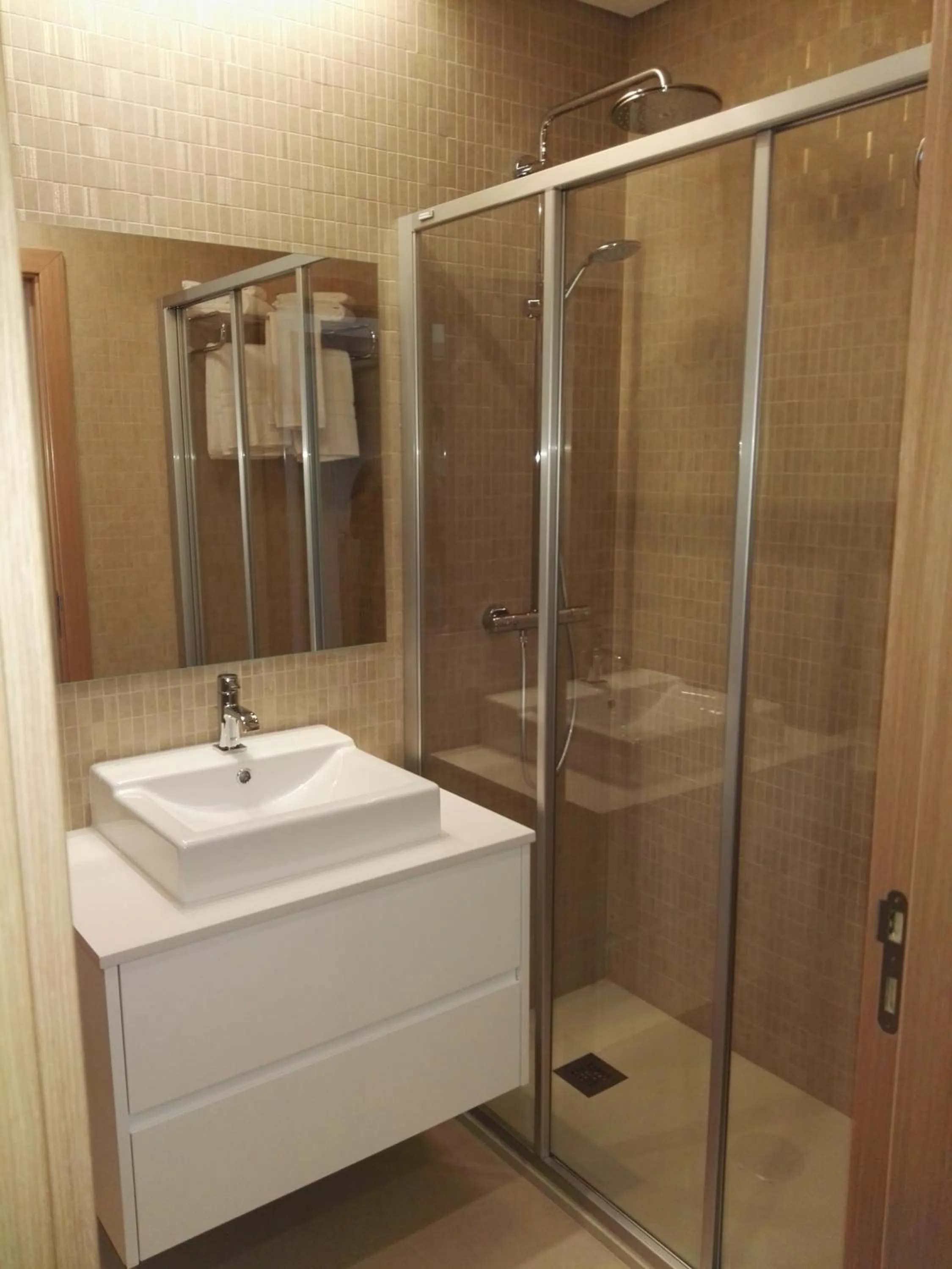 Bathroom in Apartamentos Turisticos da Nazare