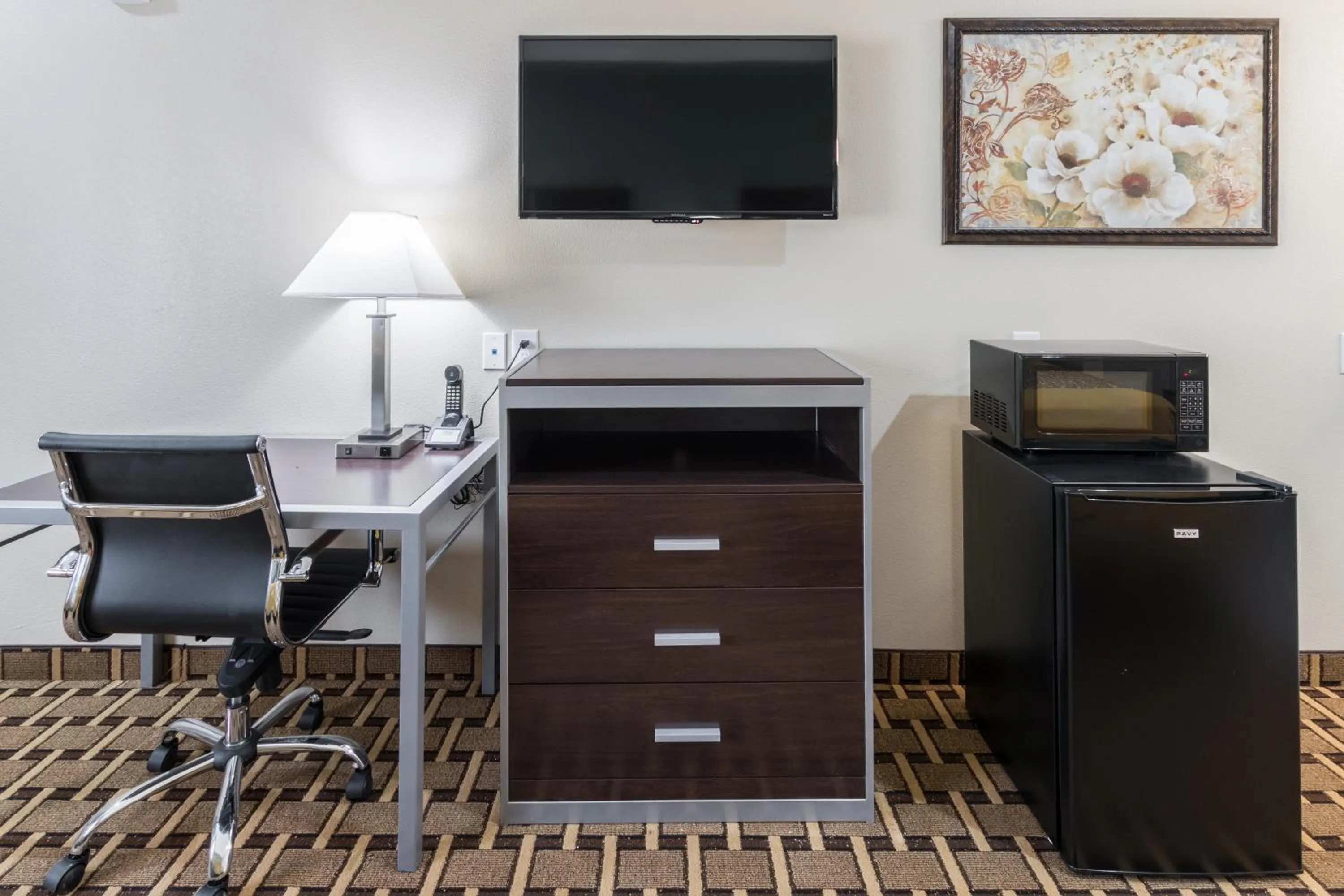 Decorative detail in Scottish Inns & Suites