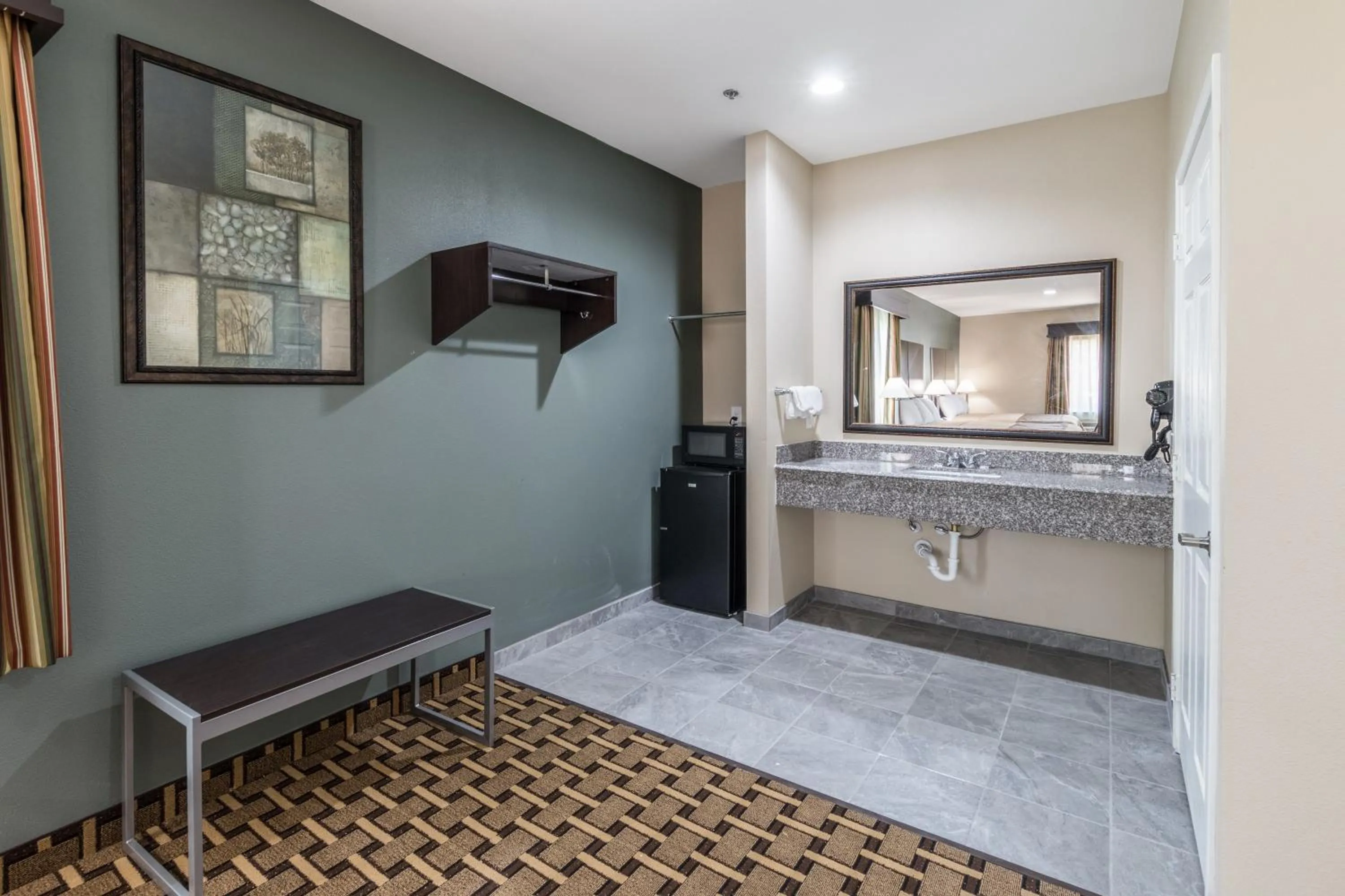 Bathroom in Scottish Inns & Suites