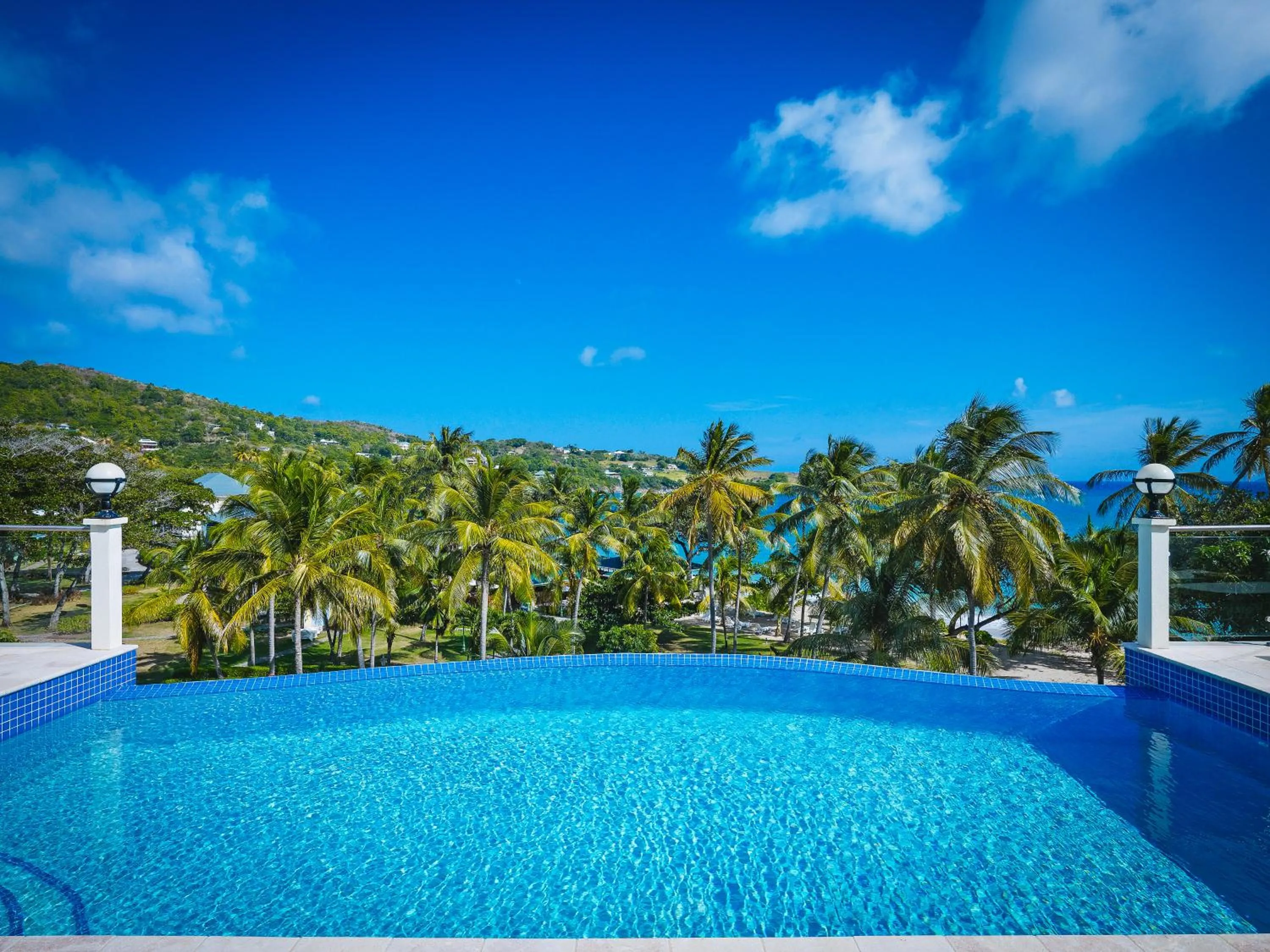 Swimming pool in Bequia Beach Hotel - Luxury Boutique Resort
