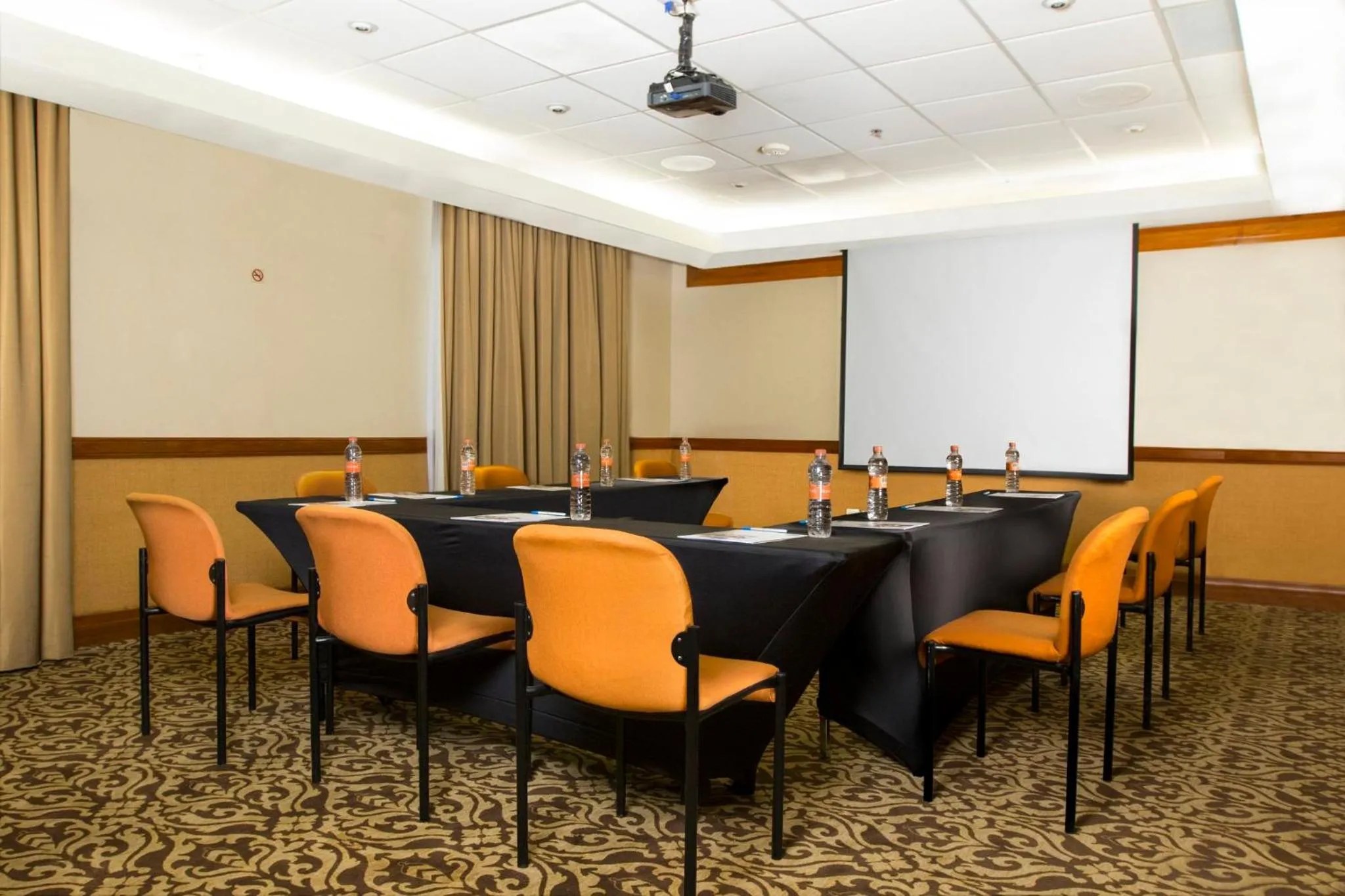 Meeting/conference room in Holiday Inn Express Monterrey Galerias-San Jeronimo by IHG