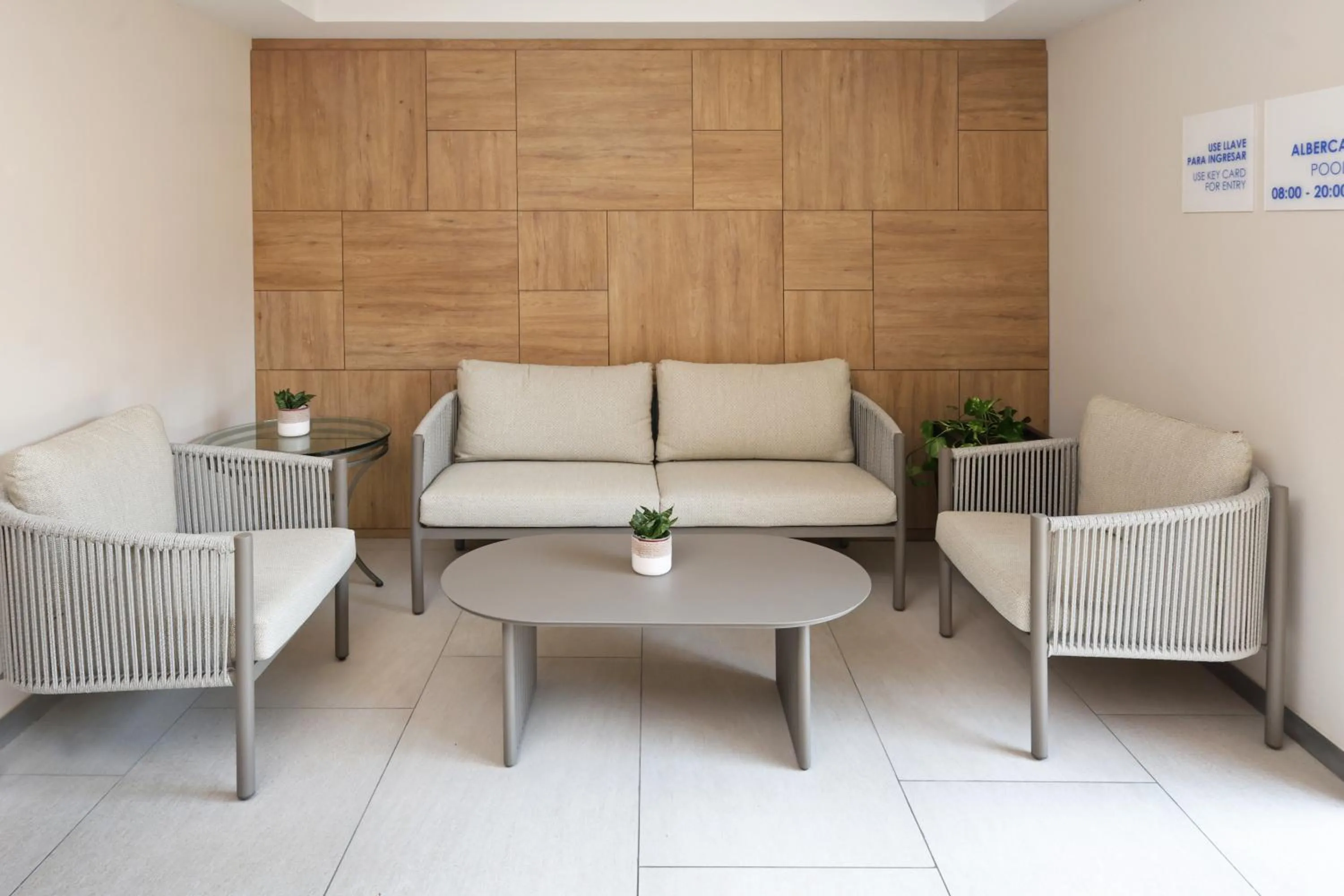 Living room in Holiday Inn Express Monterrey Galerias-San Jeronimo by IHG