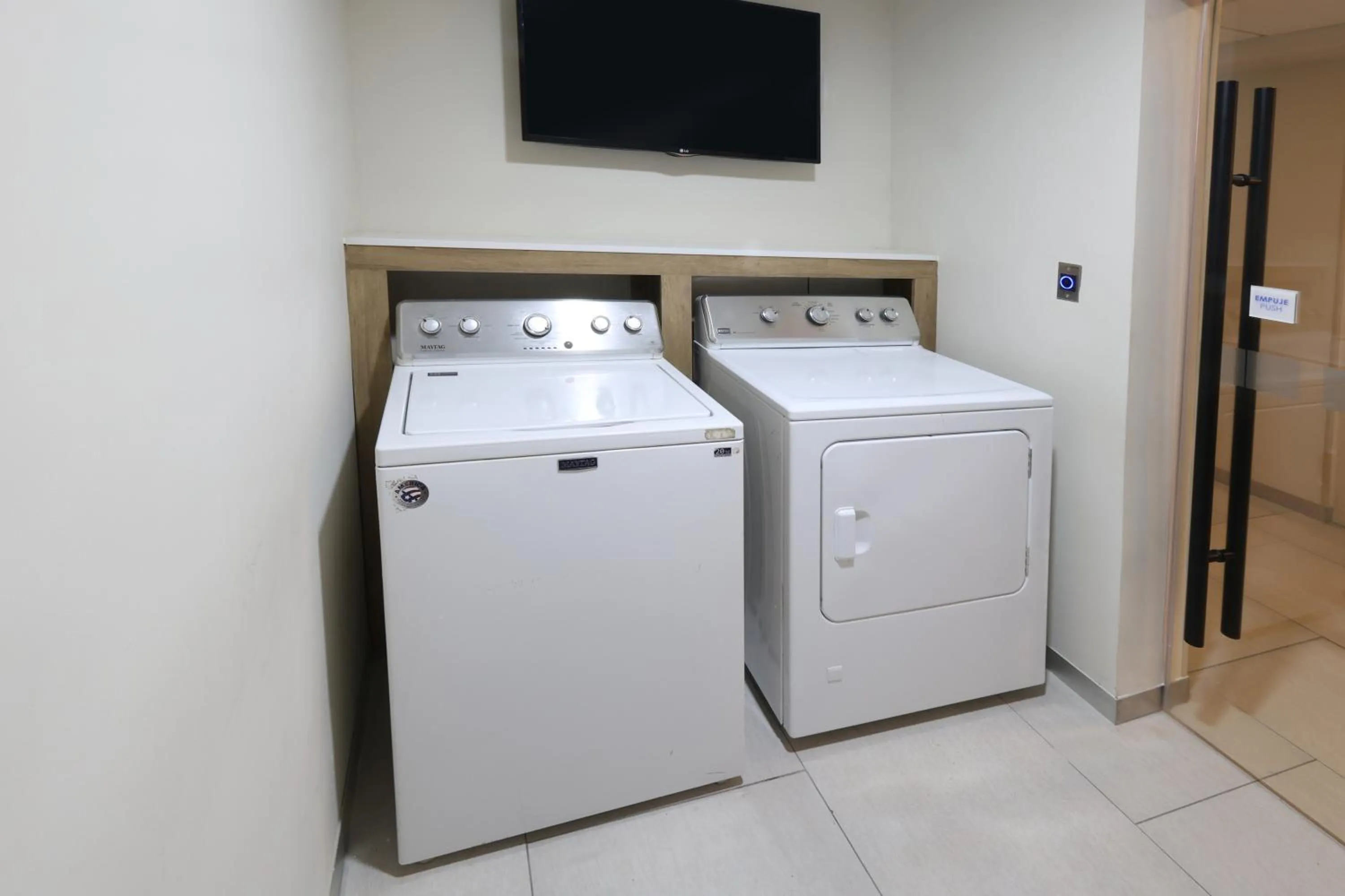laundry in Holiday Inn Express Monterrey Galerias-San Jeronimo by IHG
