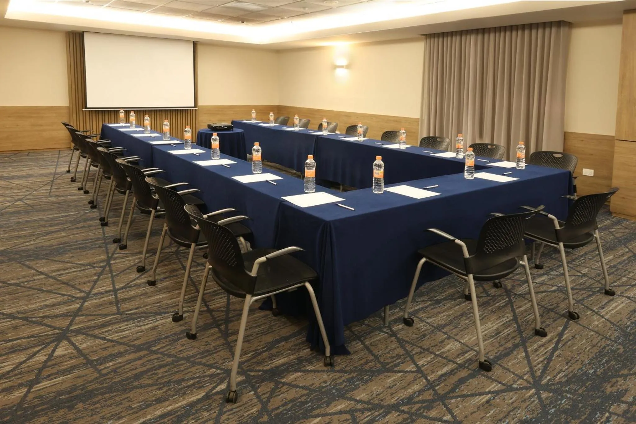 Meeting/conference room in Holiday Inn Express Monterrey Galerias-San Jeronimo by IHG