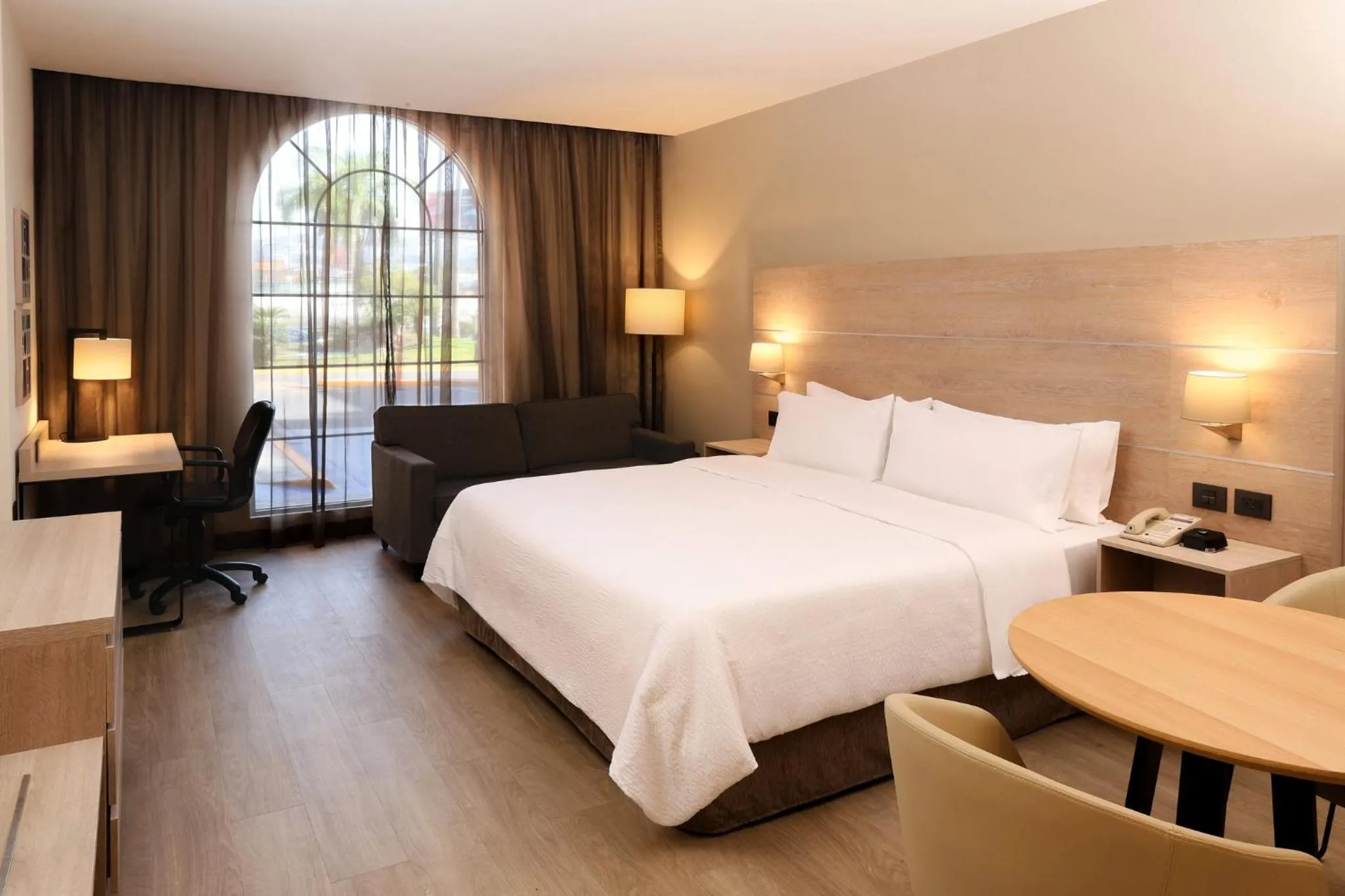 Photo of the whole room, Bed in Holiday Inn Express Monterrey Galerias-San Jeronimo by IHG