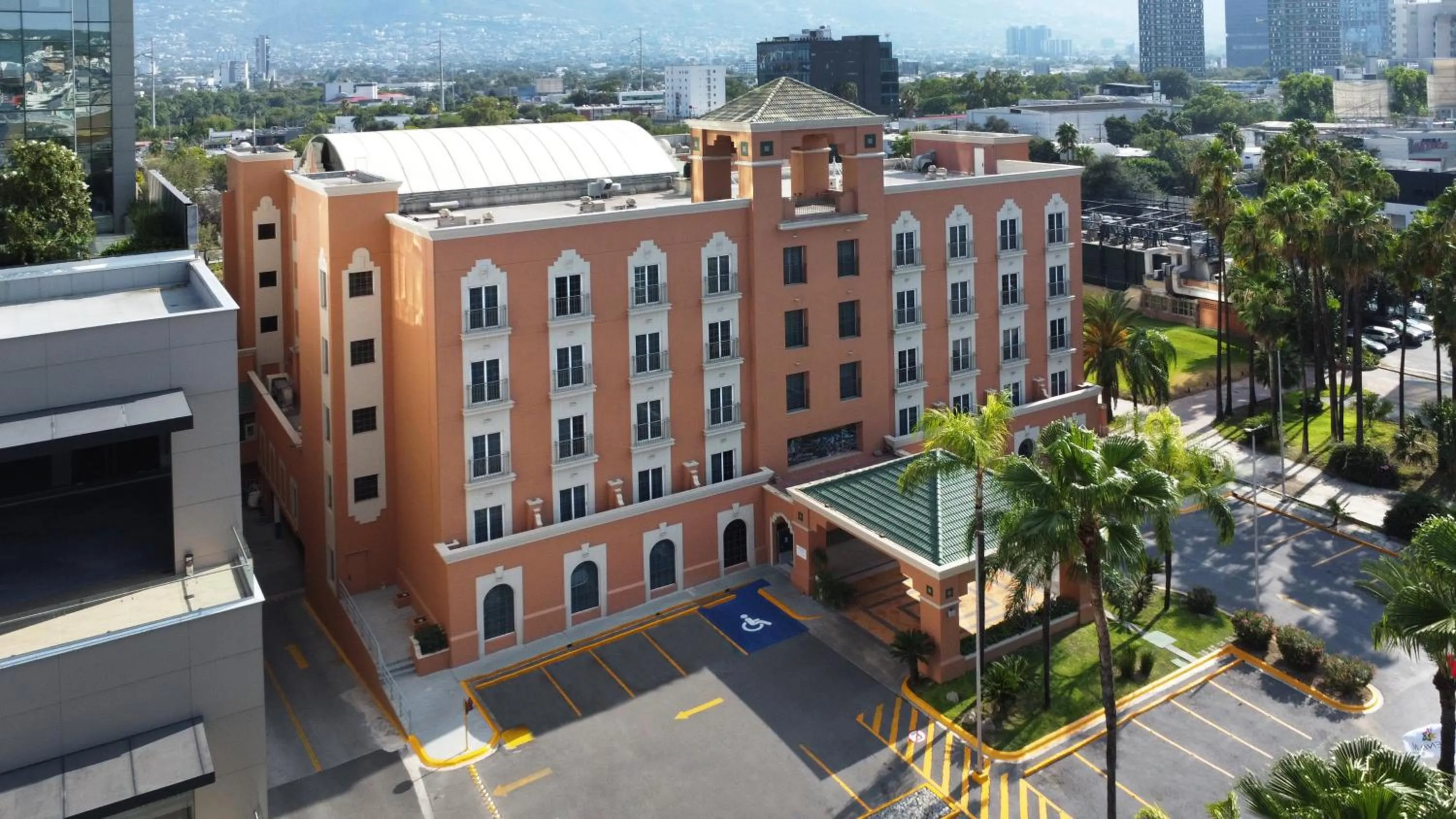 Property building in Holiday Inn Express Monterrey Galerias-San Jeronimo by IHG
