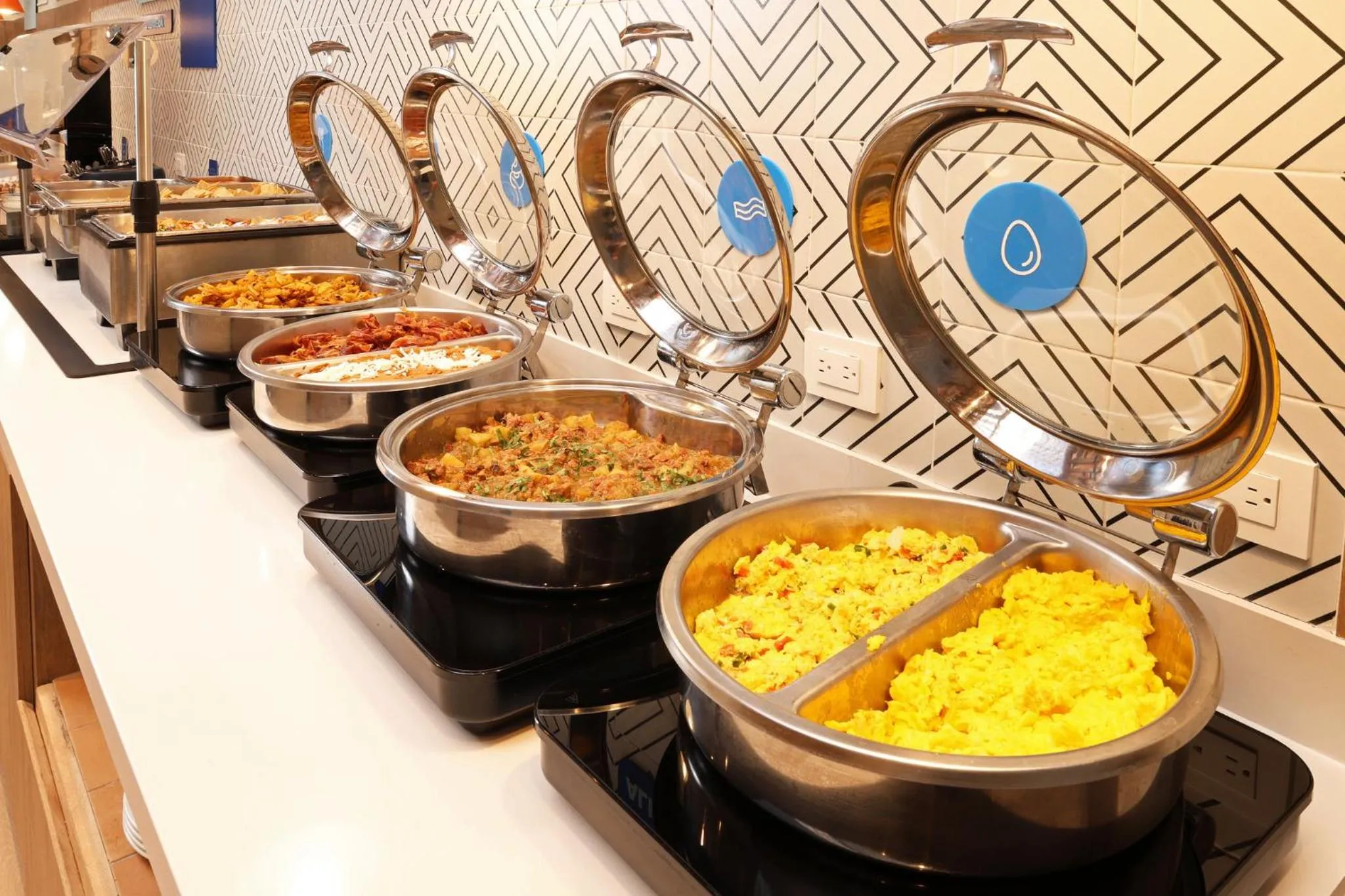 Breakfast in Holiday Inn Express Monterrey Galerias-San Jeronimo by IHG