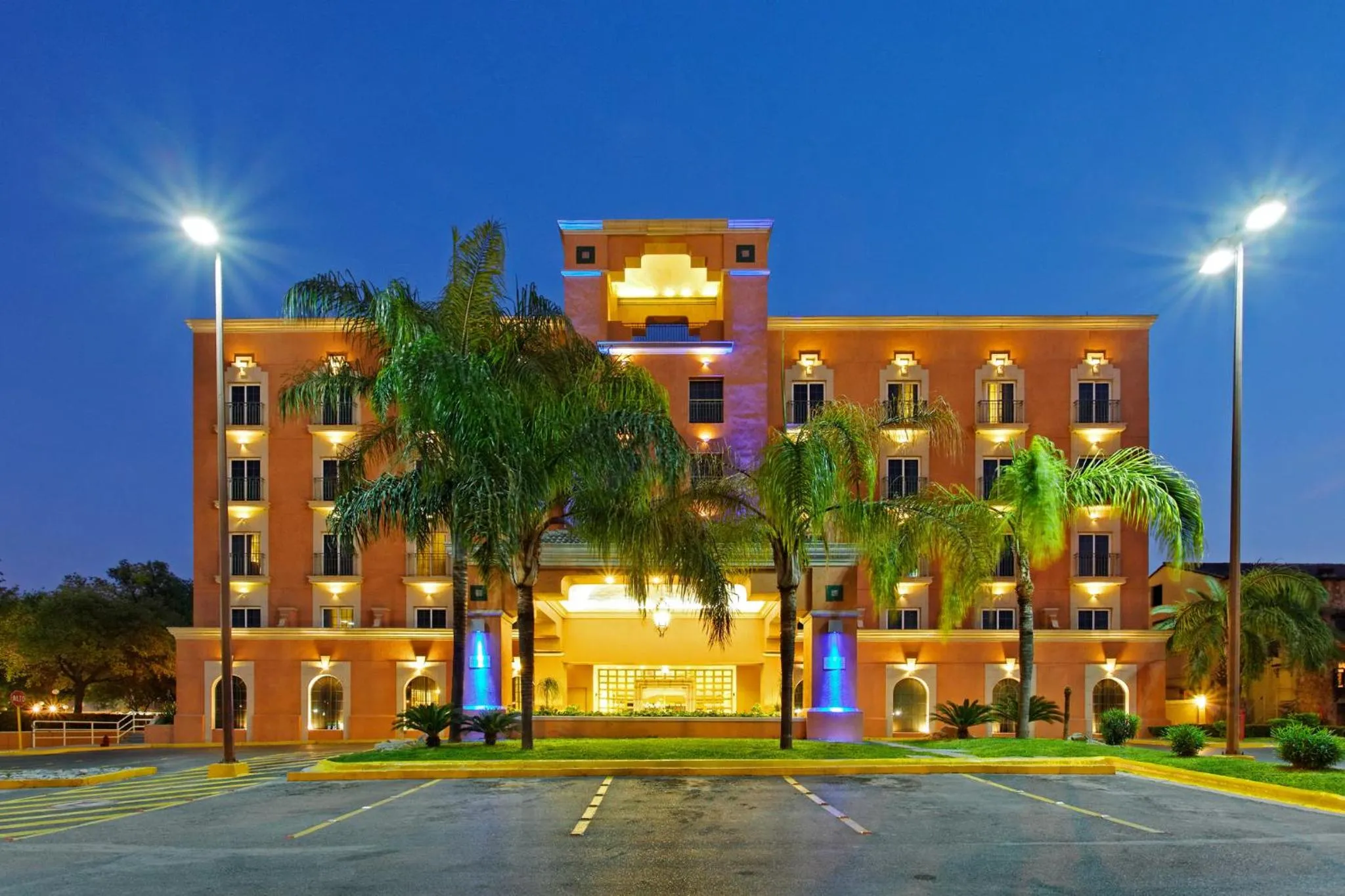 Property building in Holiday Inn Express Monterrey Galerias-San Jeronimo by IHG