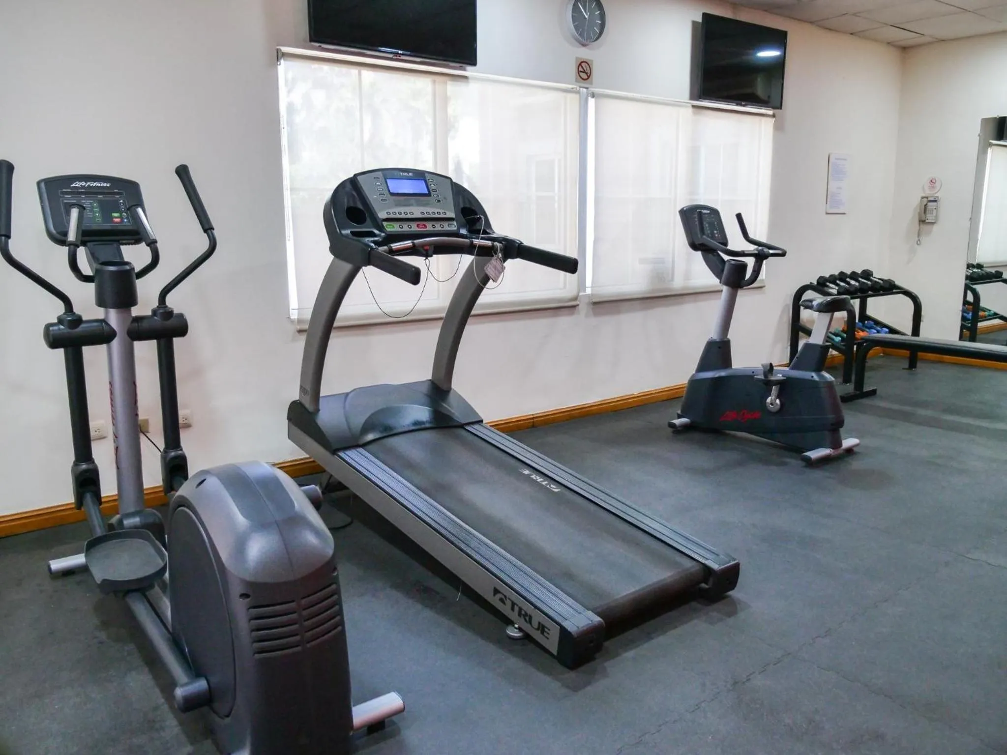 Fitness centre/facilities in Holiday Inn Express Monterrey Galerias-San Jeronimo by IHG
