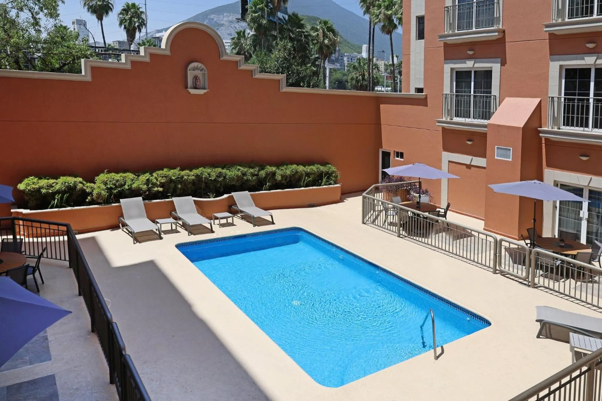 Swimming pool in Holiday Inn Express Monterrey Galerias-San Jeronimo by IHG