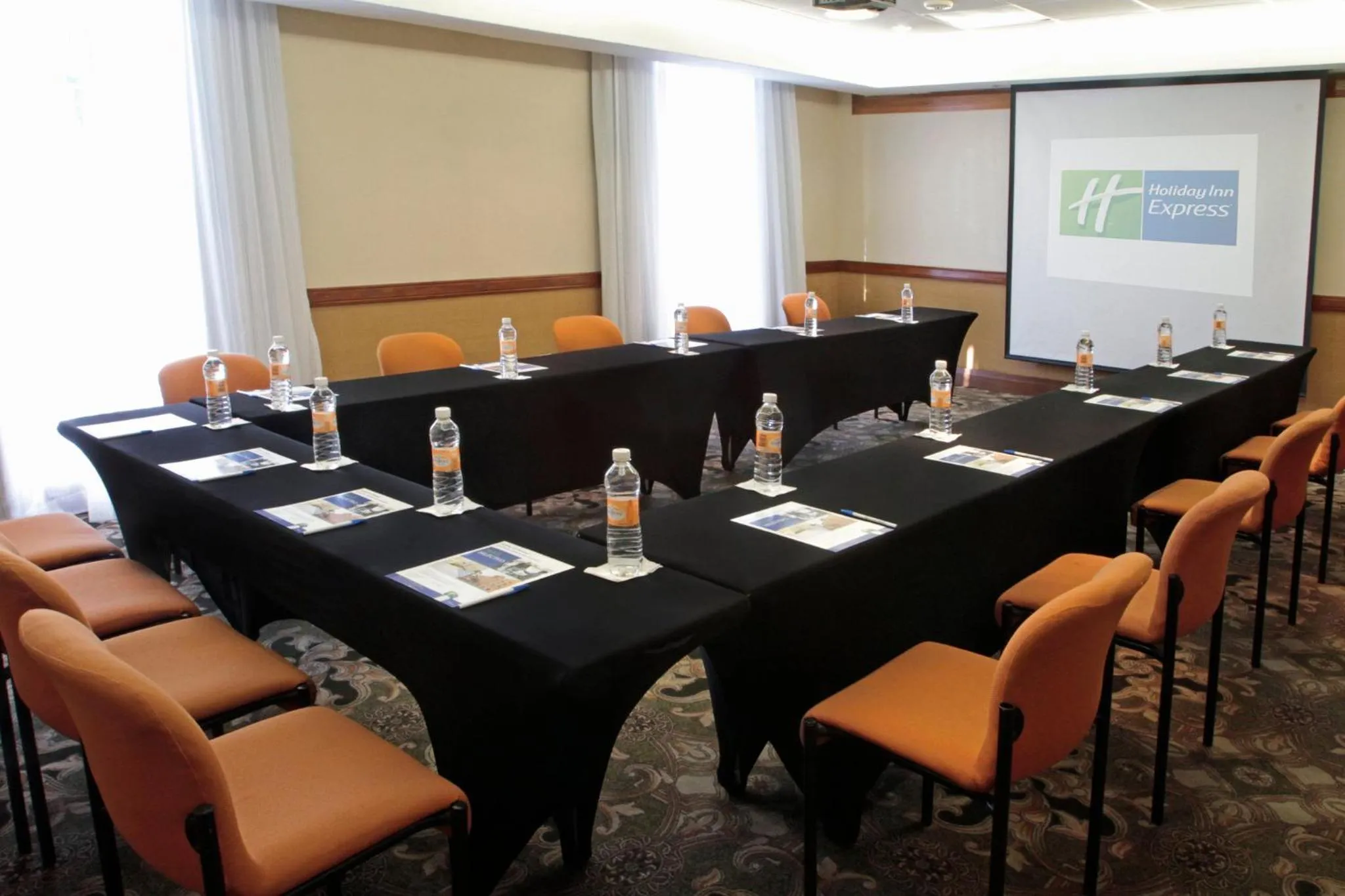 Meeting/conference room in Holiday Inn Express Monterrey Galerias-San Jeronimo by IHG