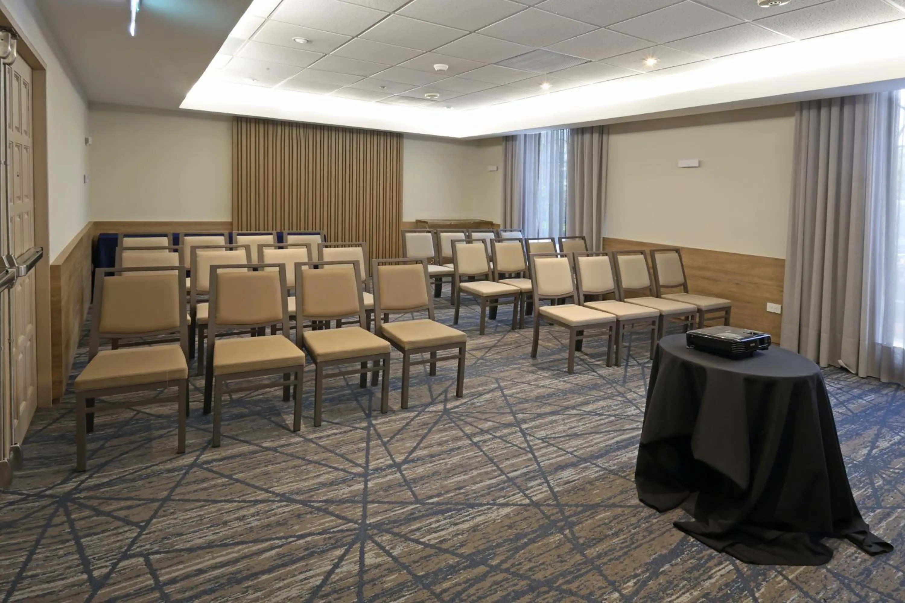 Meeting/conference room in Holiday Inn Express Monterrey Galerias-San Jeronimo by IHG
