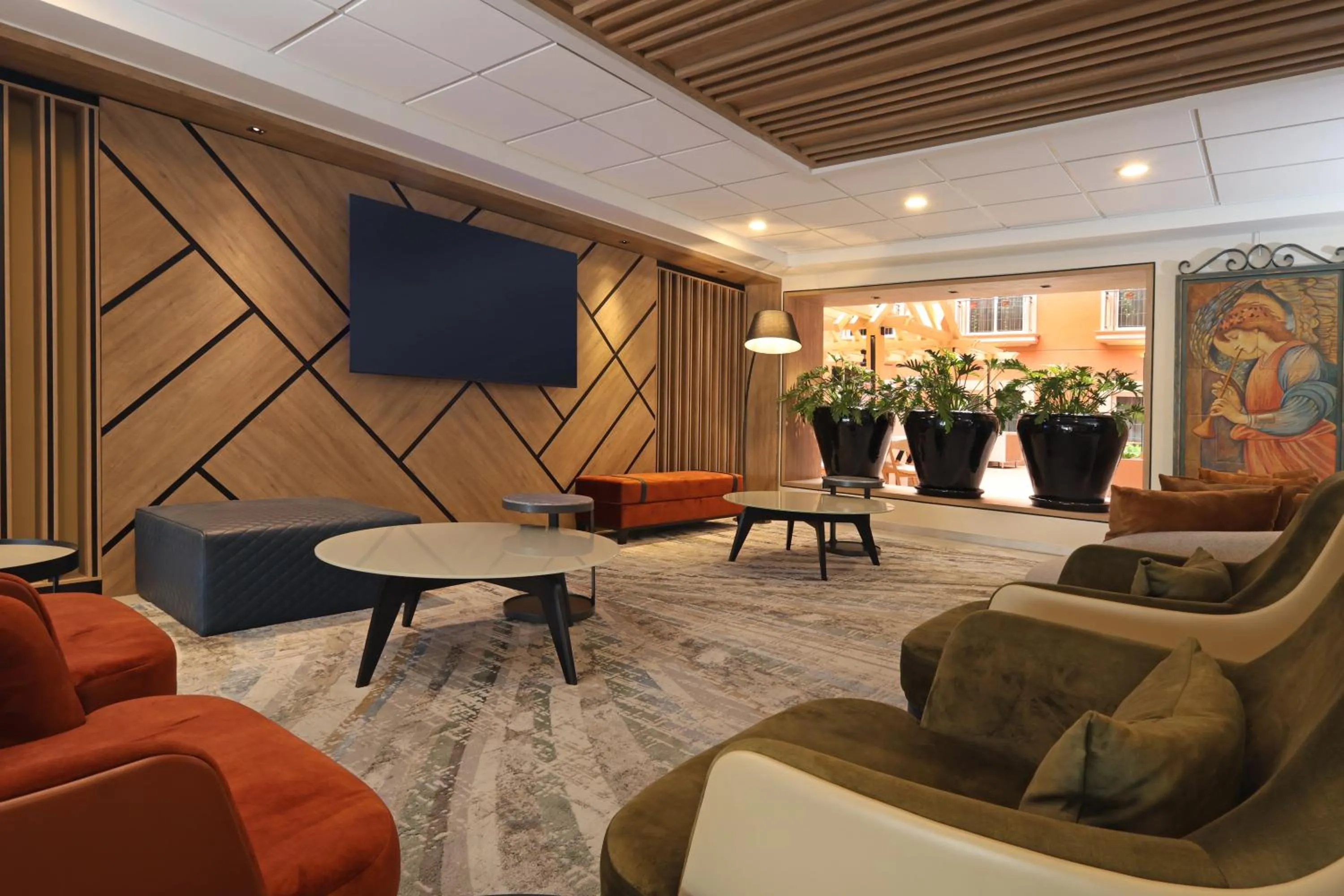 Living room in Holiday Inn Express Monterrey Galerias-San Jeronimo by IHG