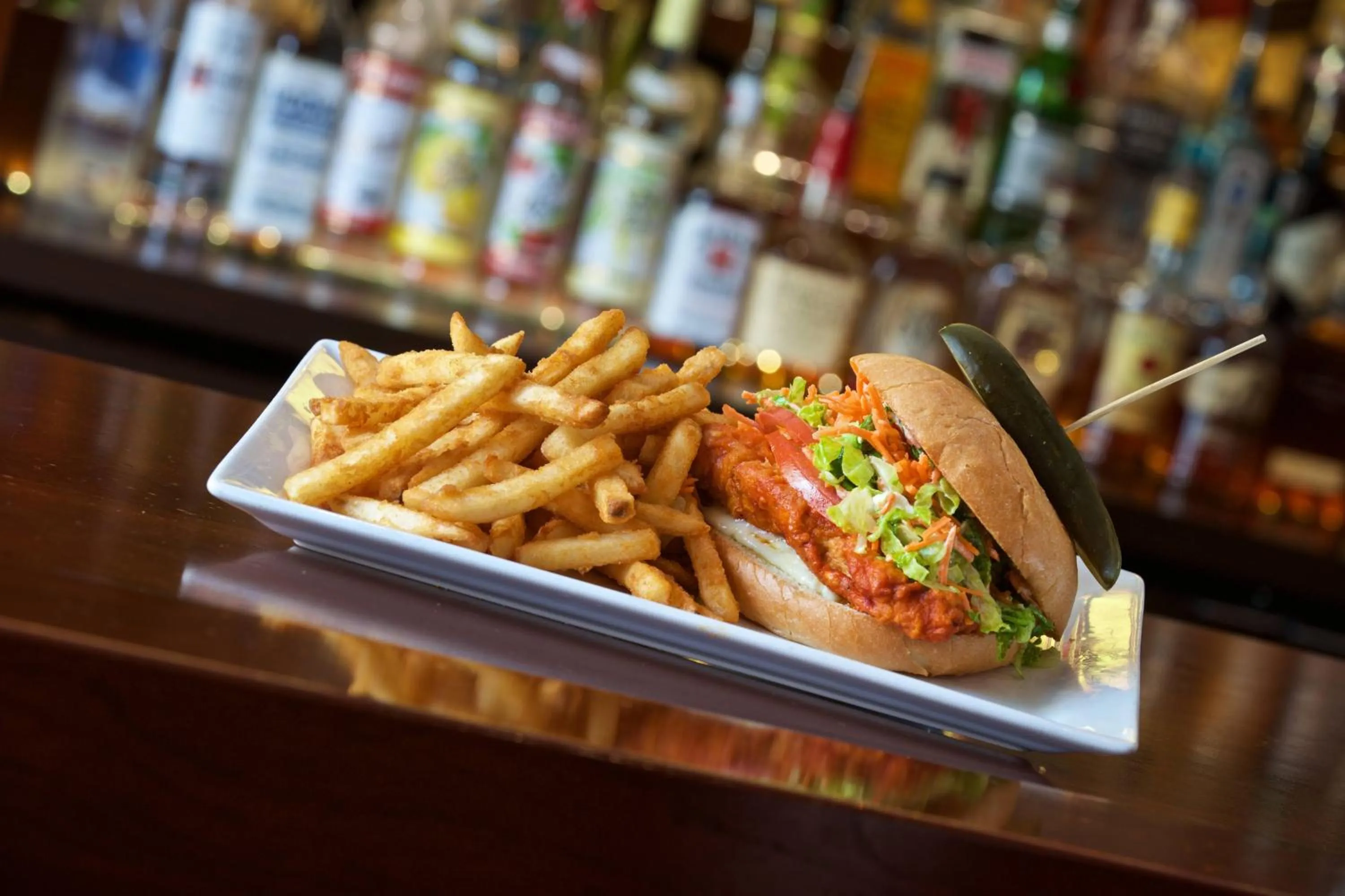 Restaurant/places to eat in Courtyard Portland Downtown / Convention Center