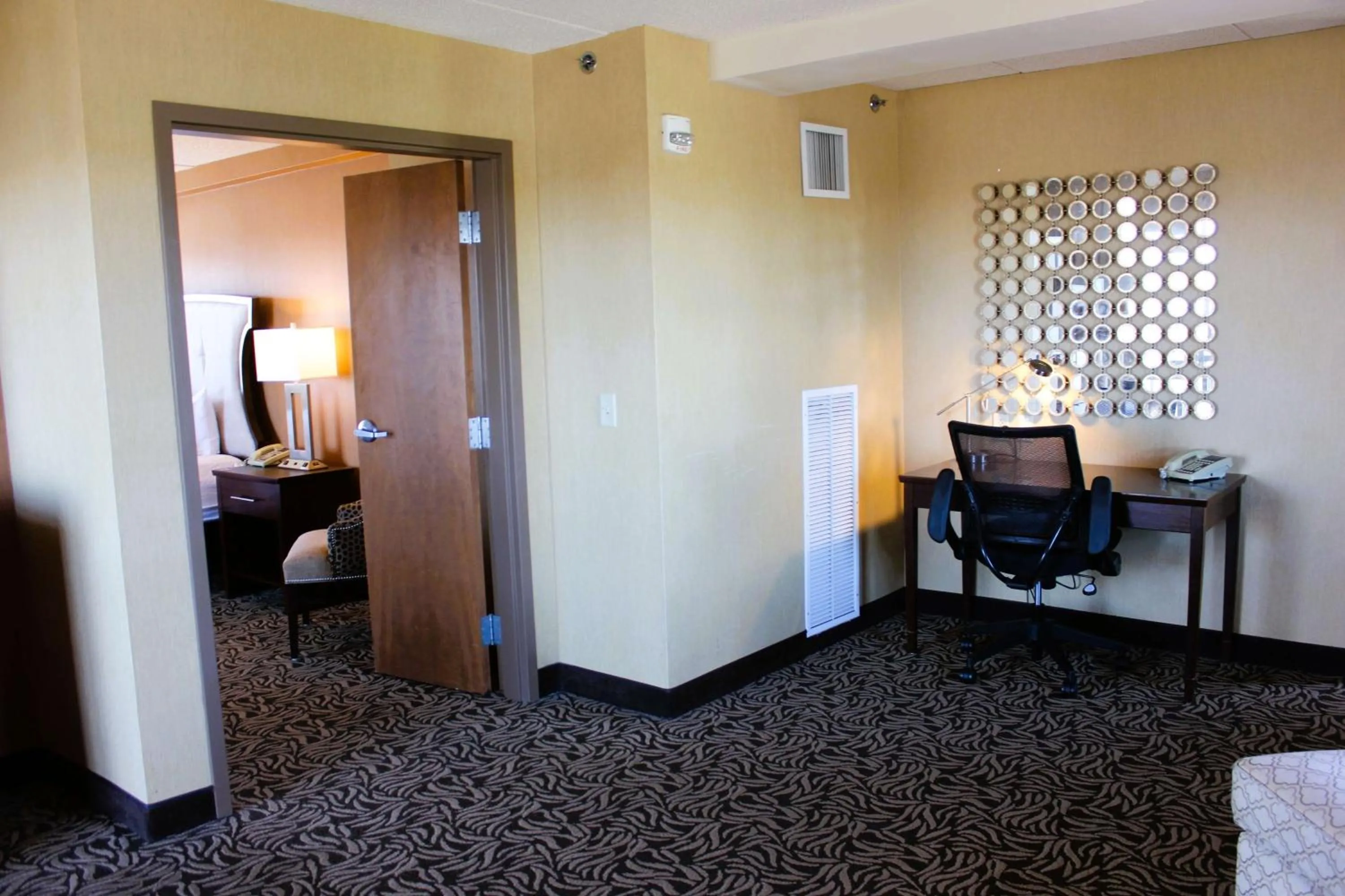 Bedroom in DoubleTree by Hilton Bay City - Riverfront