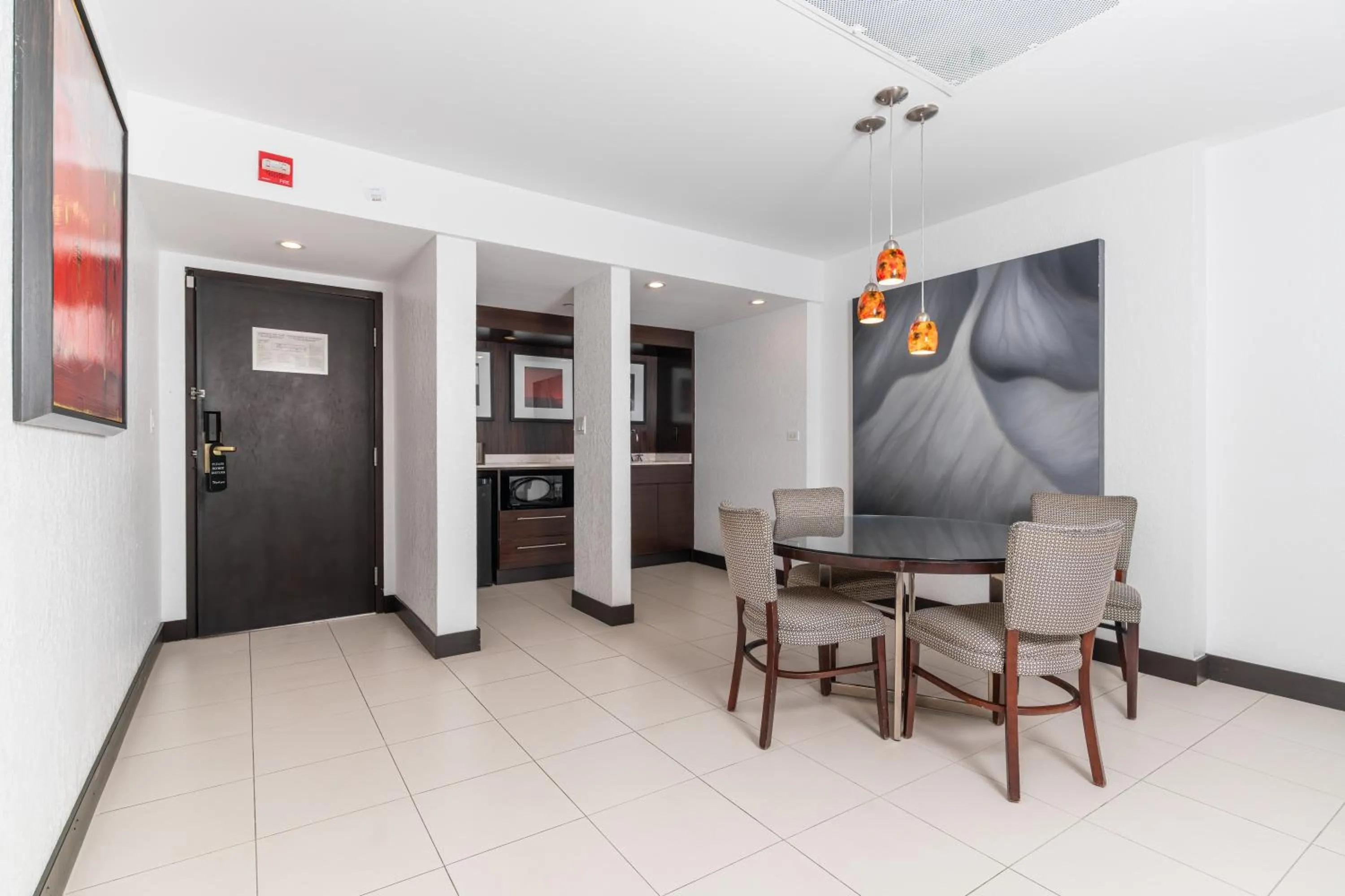 TV and multimedia in The Condado Plaza Hotel